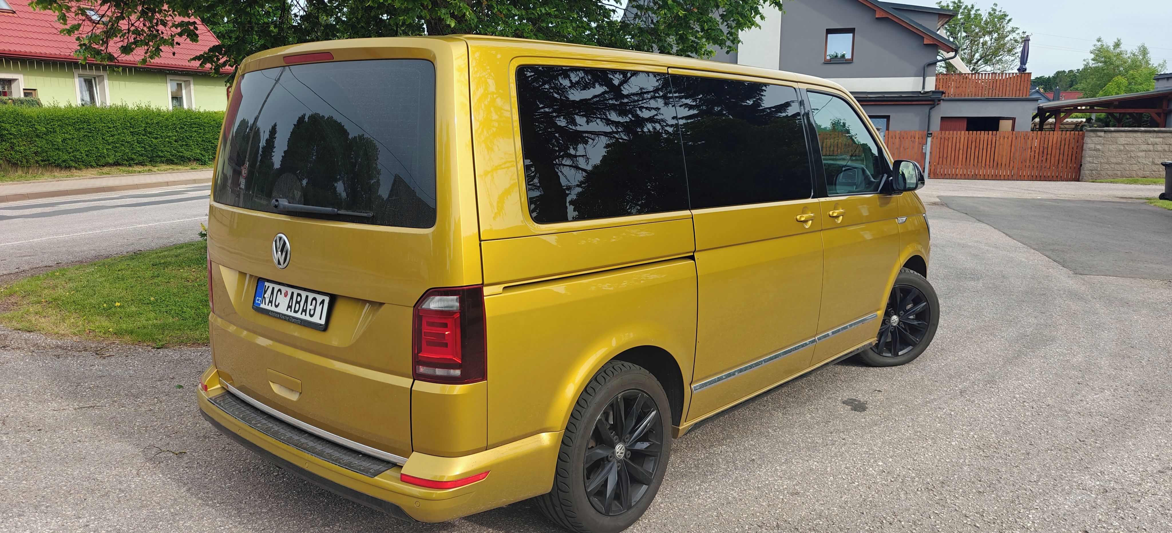 Volkswagen Multivan, 4x4 TOP STAV A VÝBAVA - fotka 5