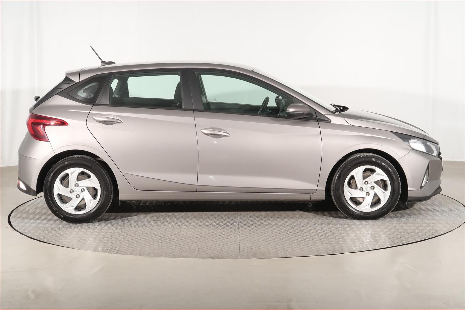 Hyundai i20, 1.0 T-GDI, Automat, Serv.kniha - fotka 6
