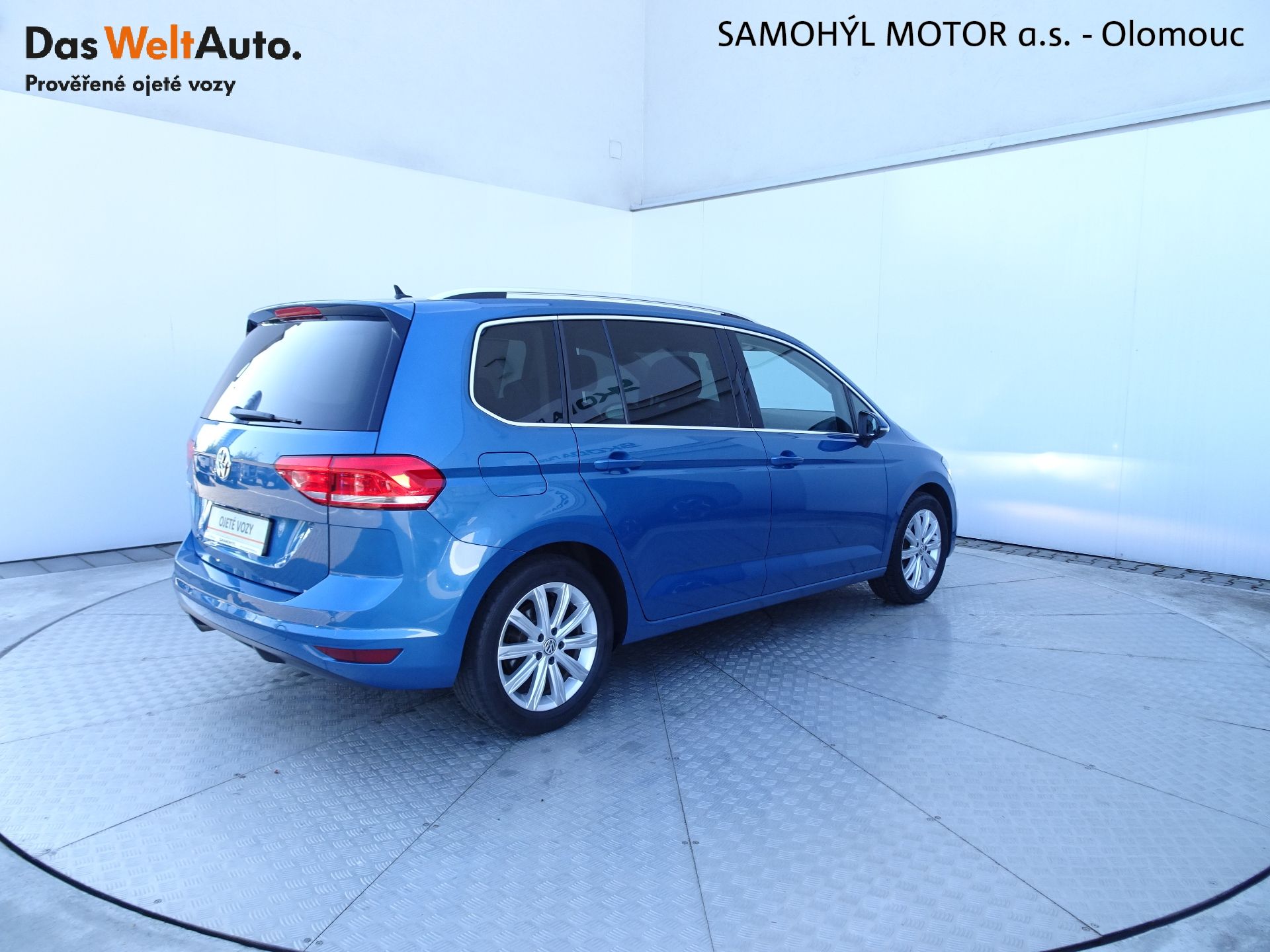 Volkswagen Touran, 2.0TDI DSG Highline - fotka 2