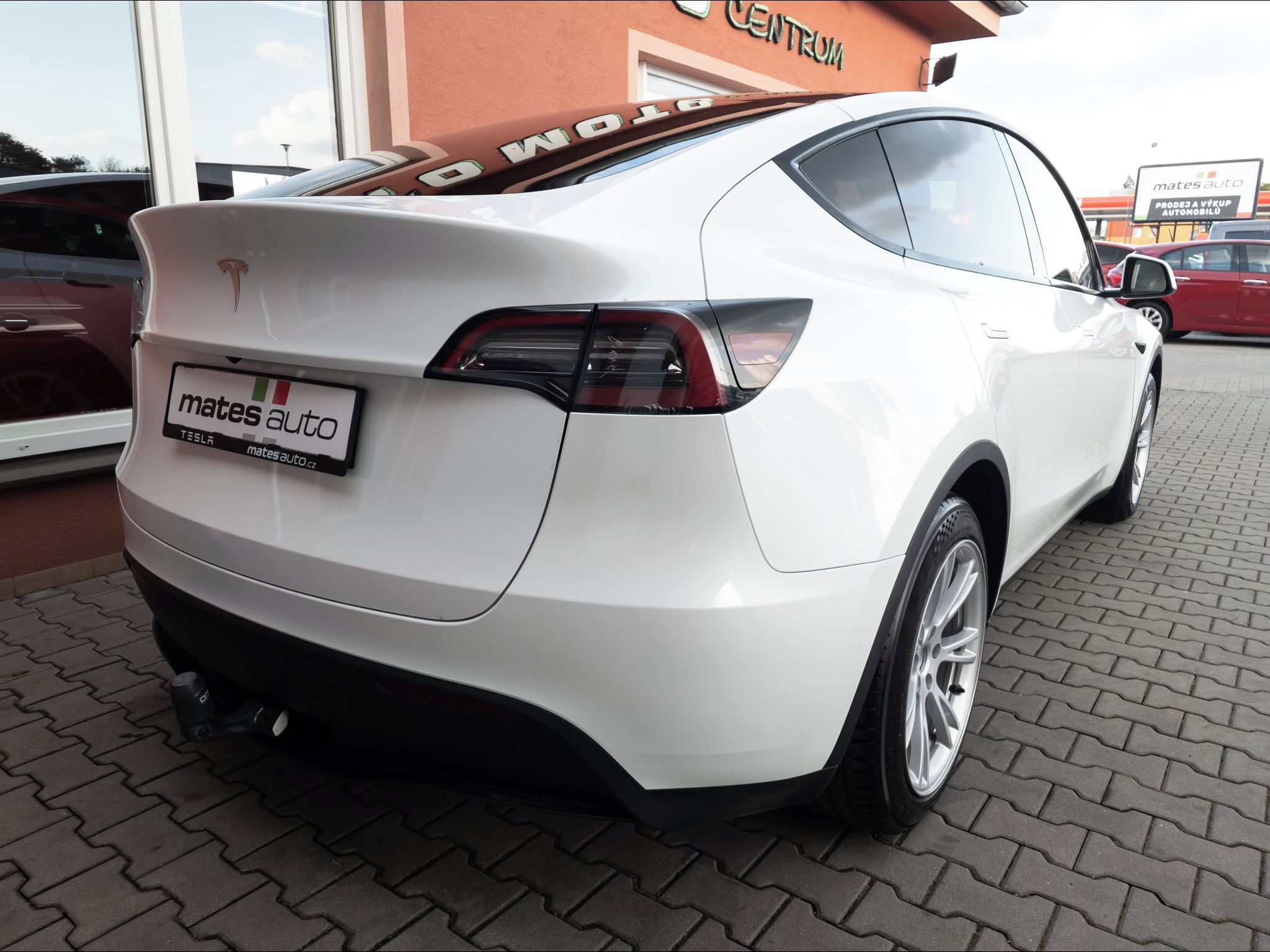 Tesla Model Y, Standard Plus RWD 220kW SOH 95 - fotka 5