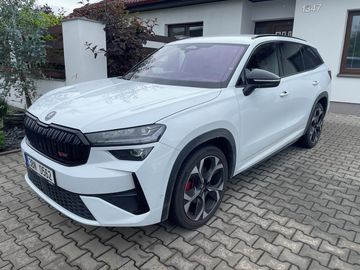 RS 2025, 7 míst, 4x4, webasto