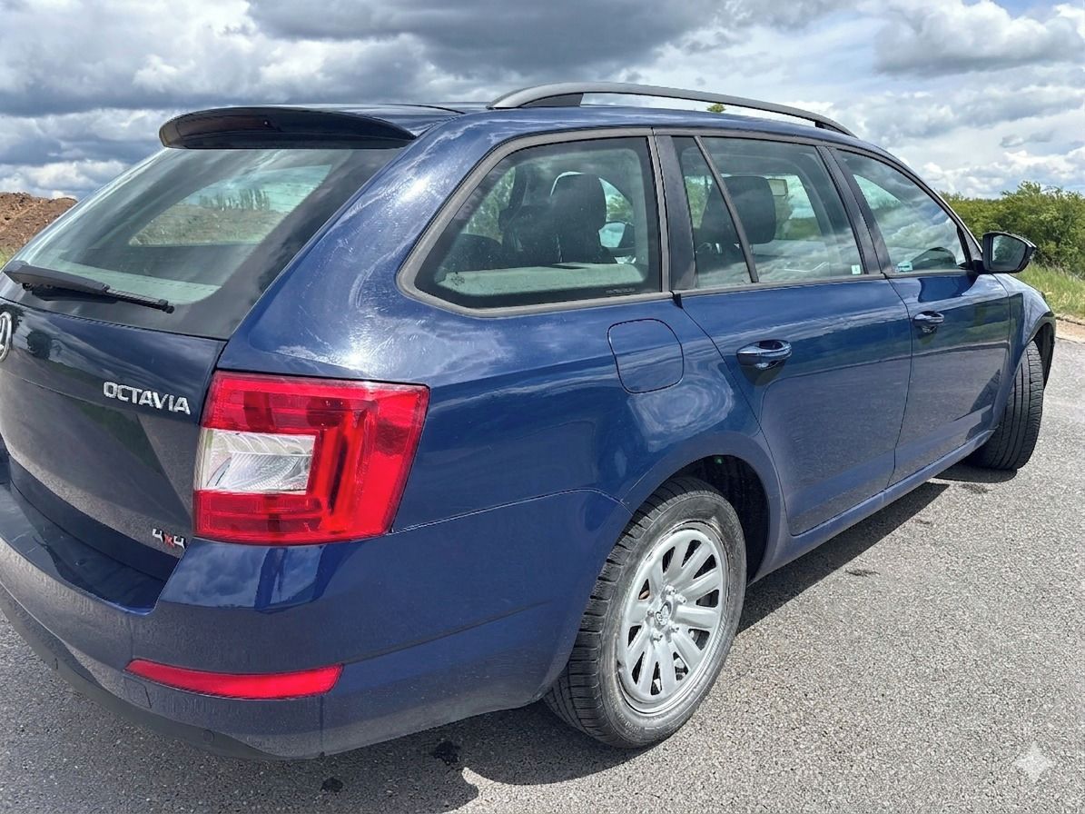 Škoda Octavia, Škoda Octavia Combi 1.6 TDI - fotka 3