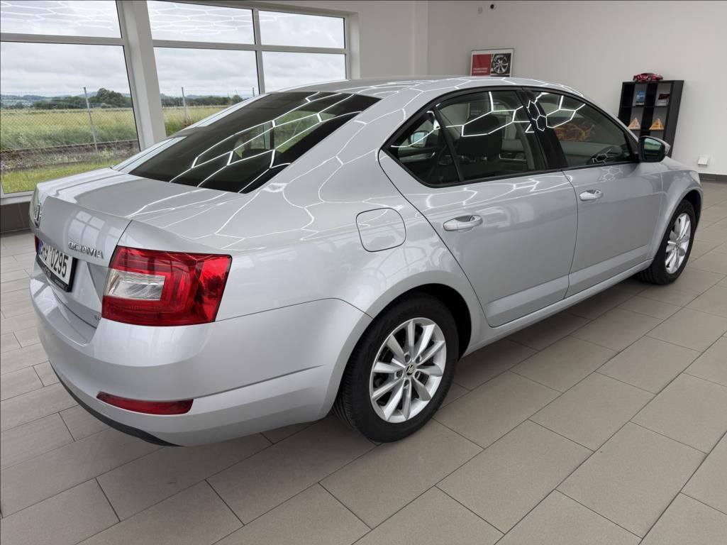 Škoda Octavia, 1,6 TDi,digiklima,vyhř.sed,tem - fotka 5
