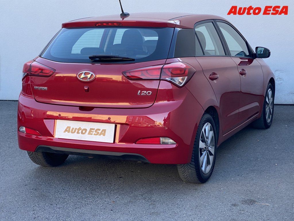 Hyundai i20, 1.2i,Navi,kamera - fotka 4