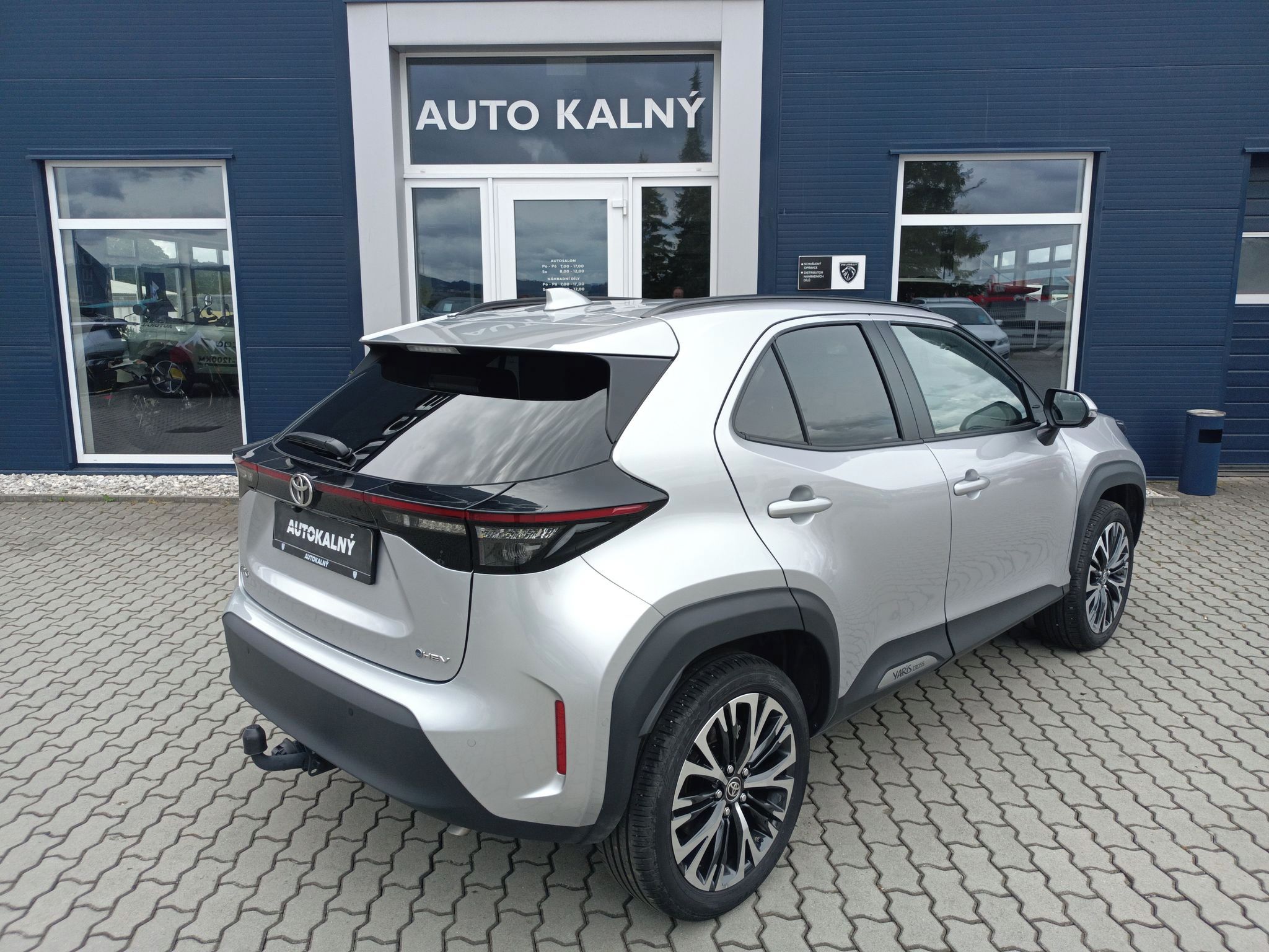 Toyota Yaris Cross, Executive 1,5 Hybrid 130k,e-CV - fotka 4