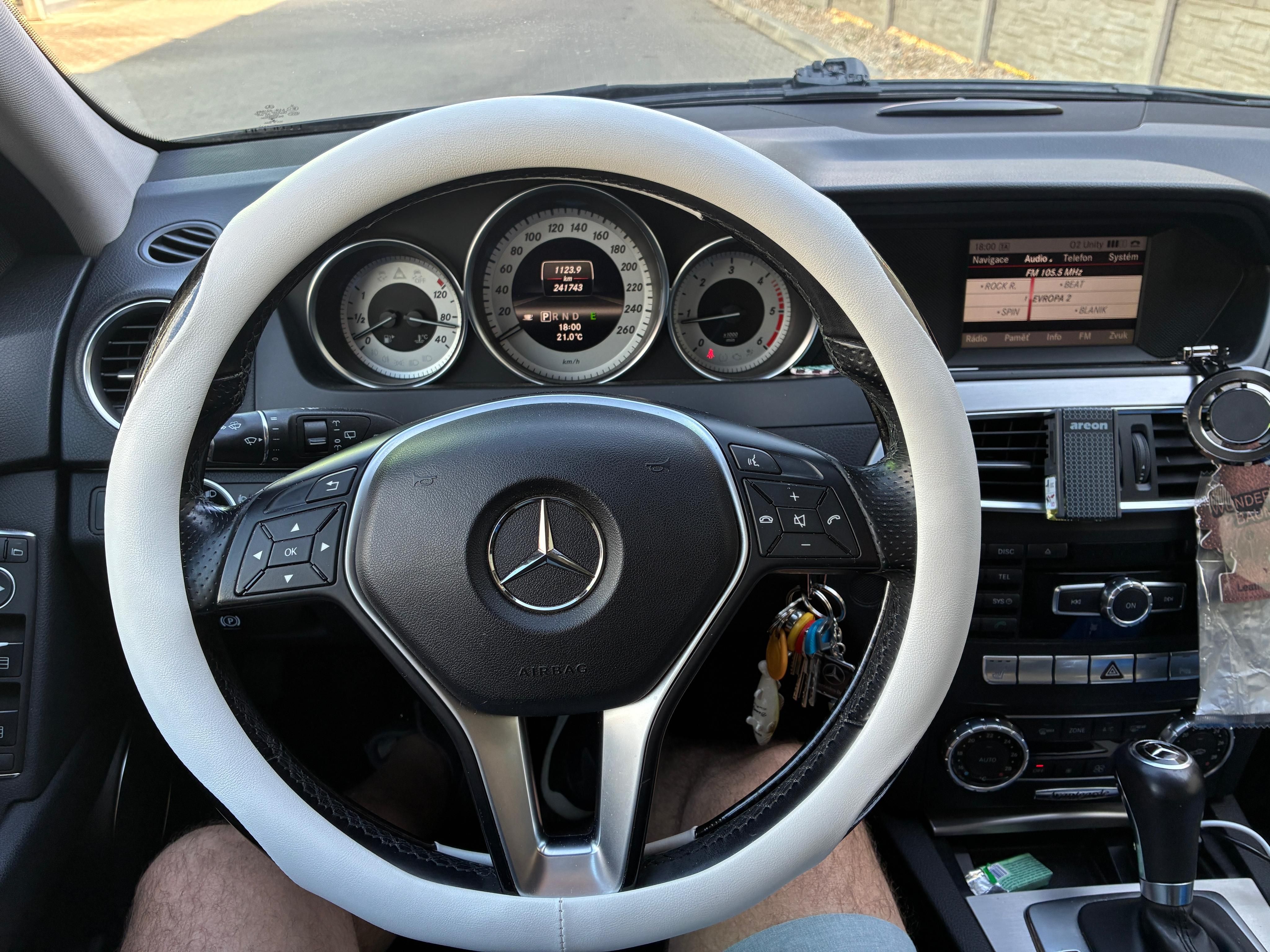Mercedes-Benz Třídy C, 200 CDI - fotka 4