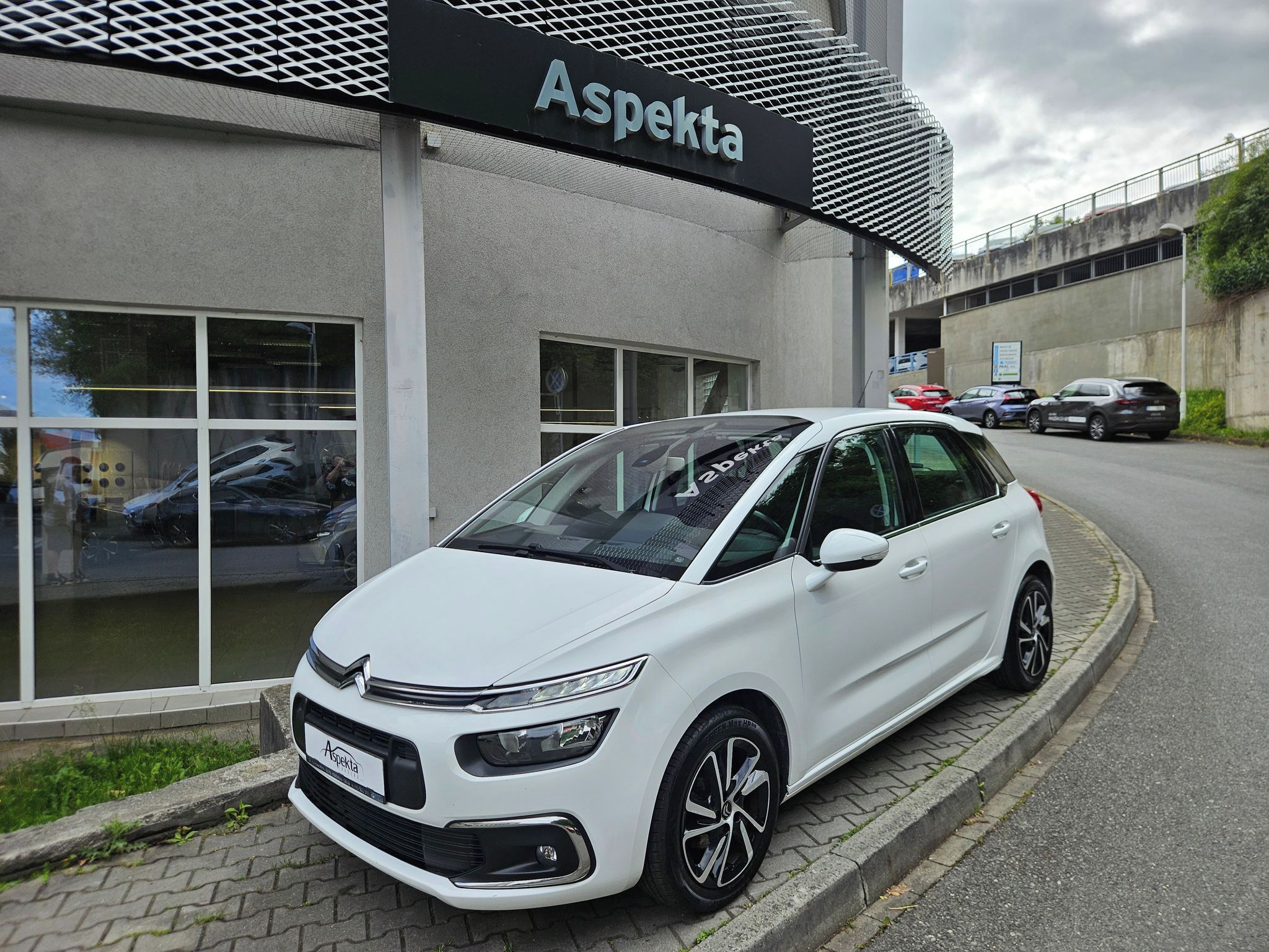 Citroën C4 SpaceTourer, 1.2i 96kW, 1.maj., klima, ČR