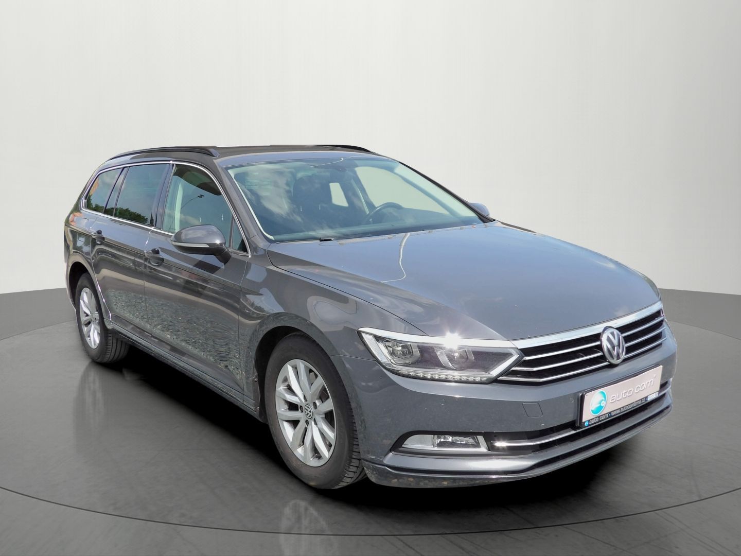 Volkswagen Passat, 2.0TDI Comfort Adaptiv Navi - fotka 6
