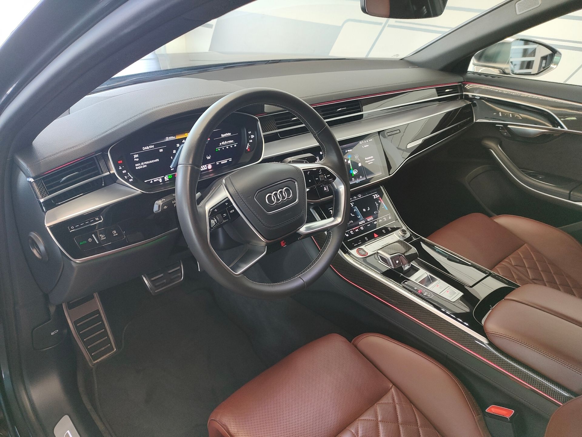 Audi S8, 4.0 TFSI quattro (420kW/572k) - fotka 6