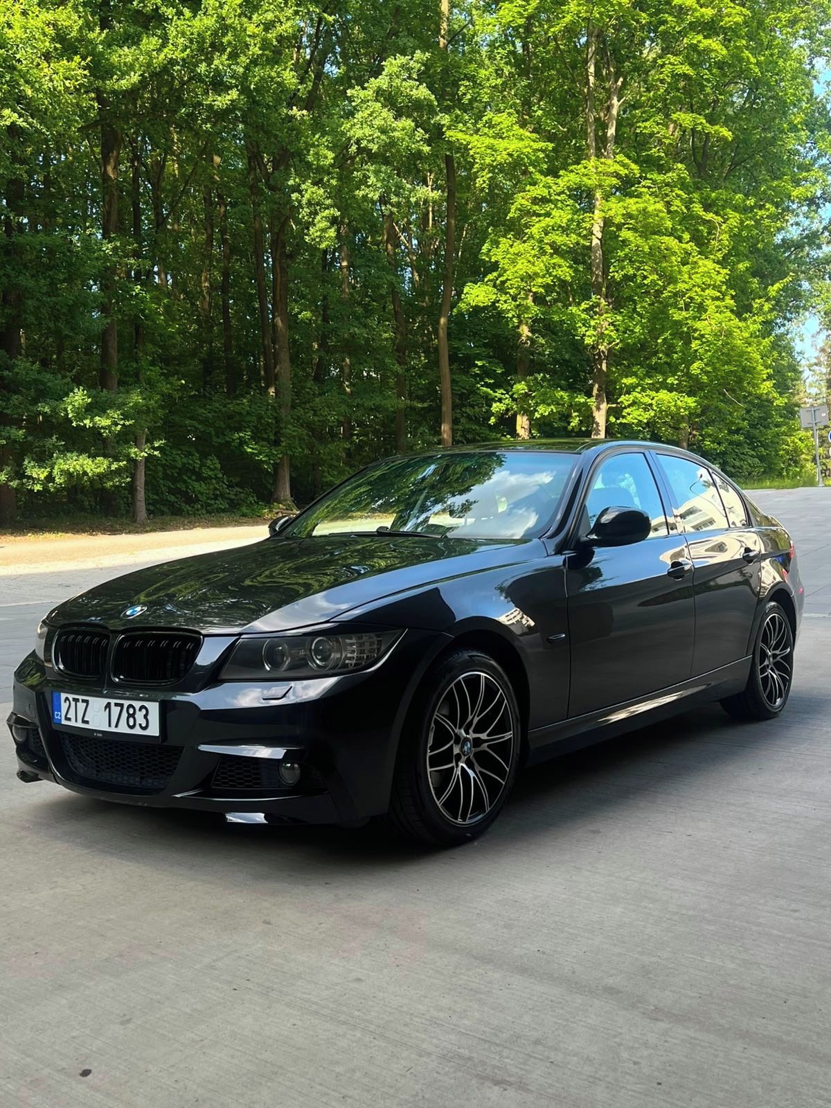 BMW Řada 3, BMW 318i E90 LCI - fotka 4