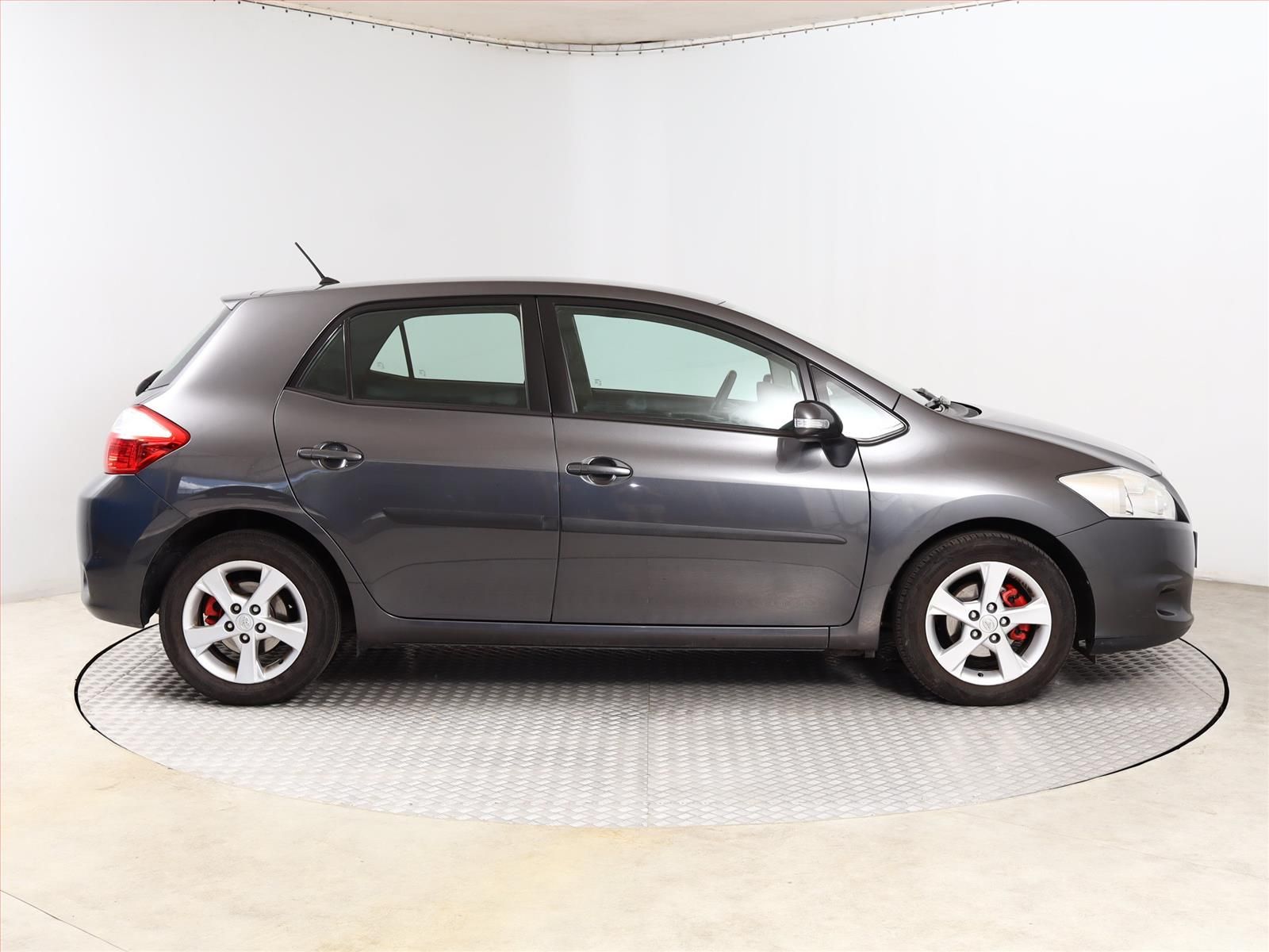 Toyota Auris, 1.6 Valvematic - fotka 6