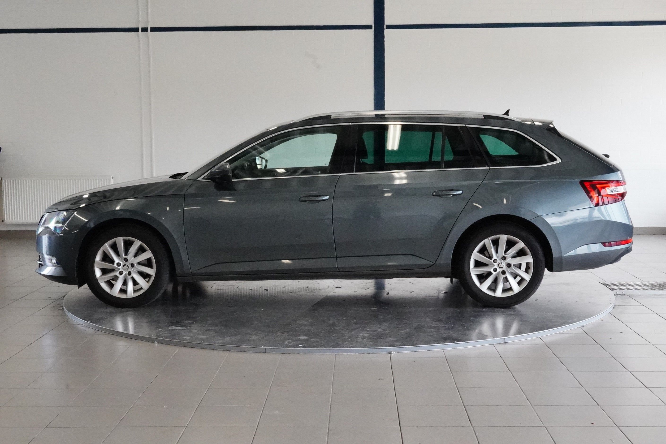 Škoda Superb, 1.6 TDI 88 kW STYLE - fotka 3