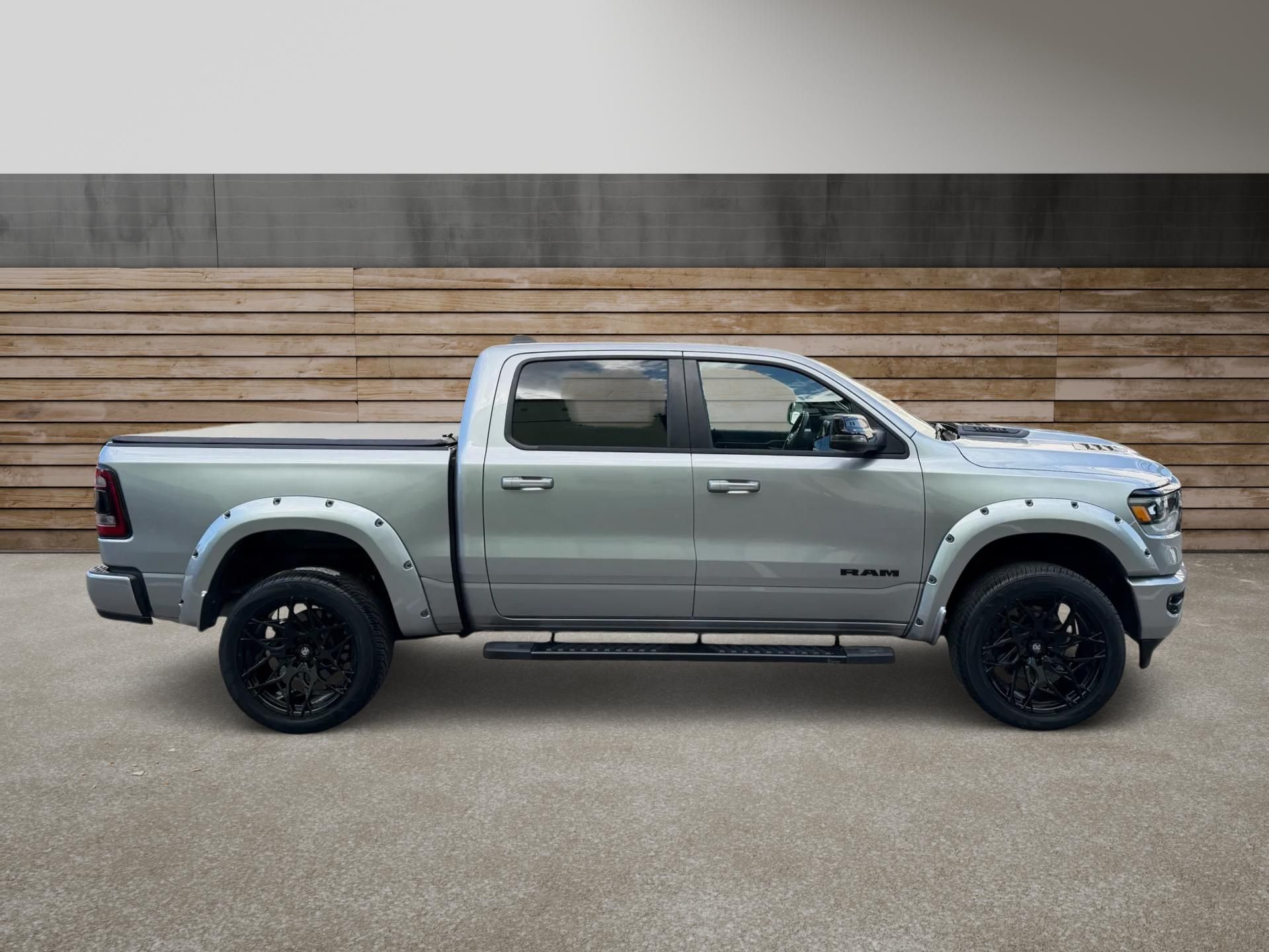 Dodge Ram, +HEMI+HEAD-UP+OFFROAD PAKET+ - fotka 2