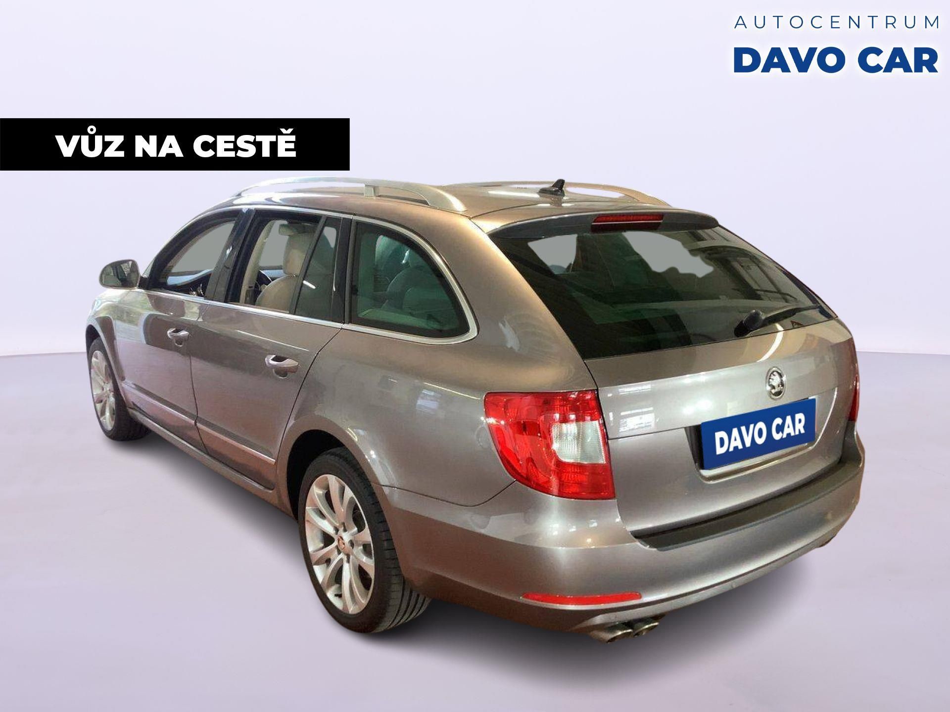 Škoda Superb, 2,0 - fotka 2