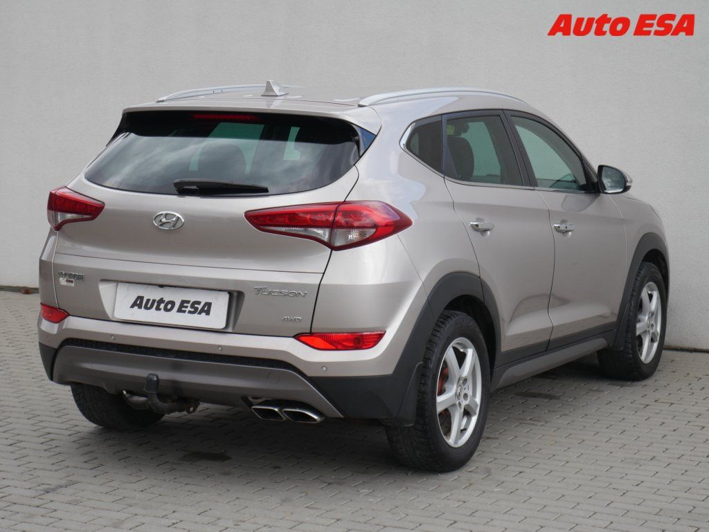 Hyundai Tucson, 2.0CRDi 4x4,1.maj,ČR - fotka 4