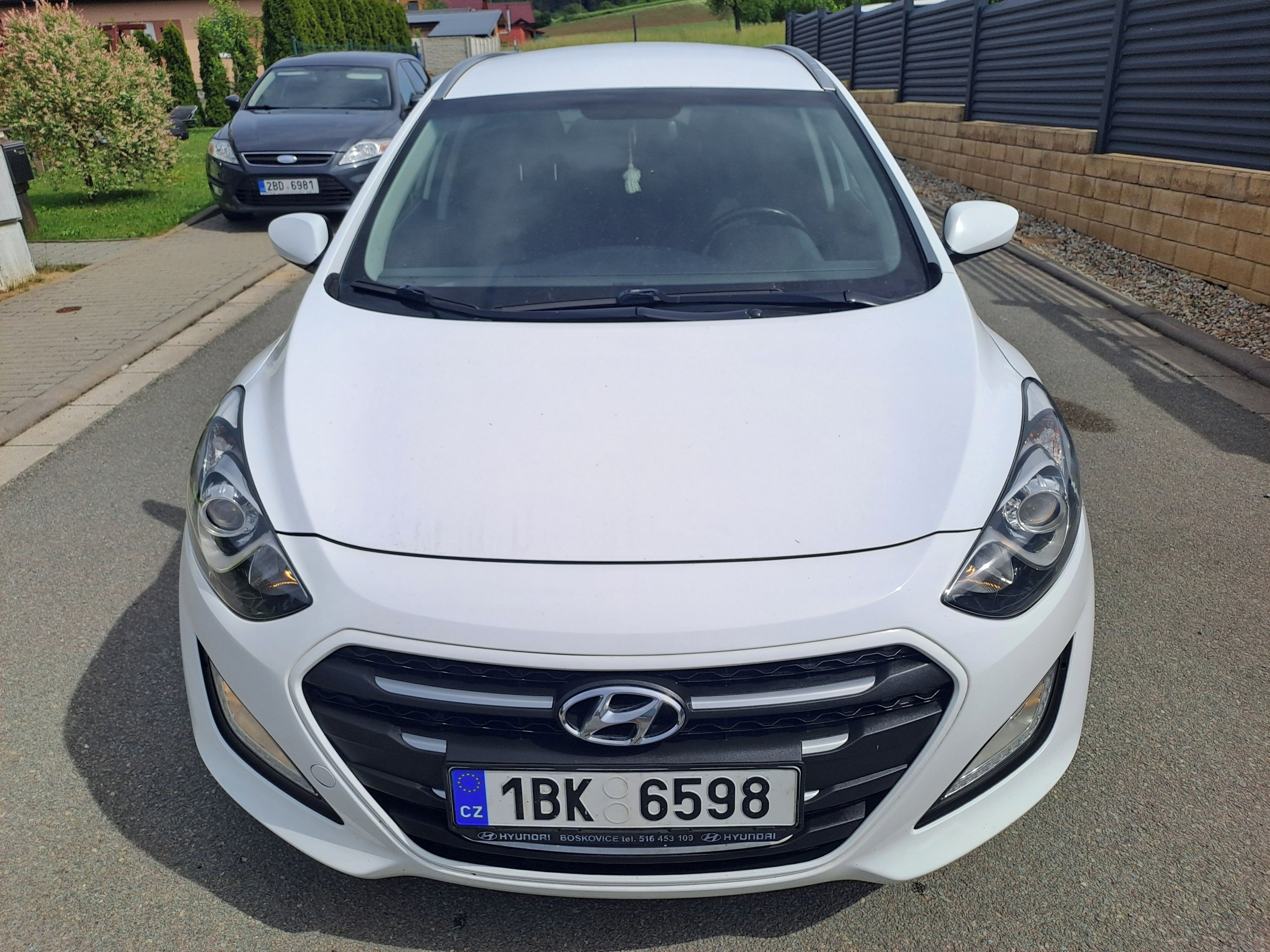 Hyundai i30, 1,6CRDI 1.MAJ,SERVISKA,TOP! - fotka 3