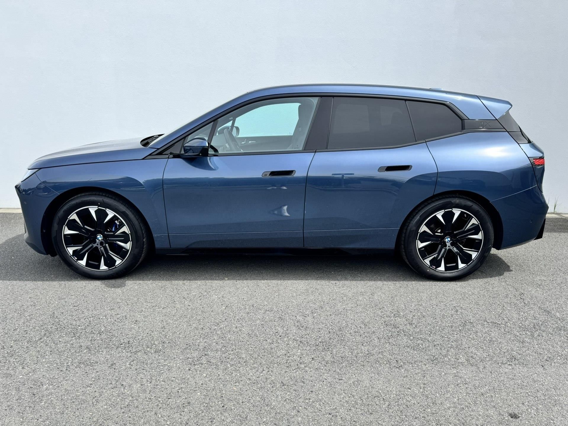 BMW iX, iX60 xDrive Tažné Harman - fotka 3