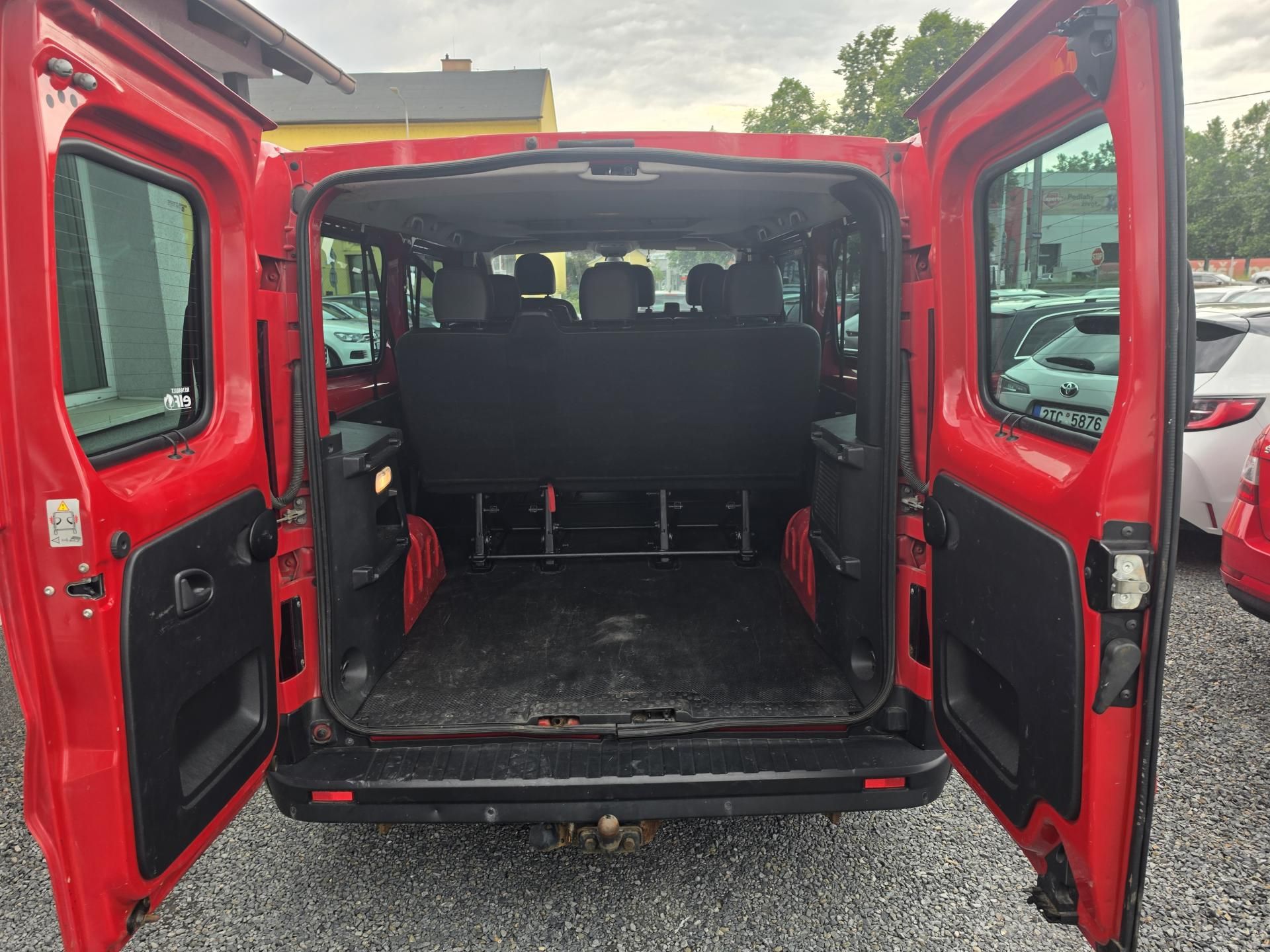 Renault Trafic, 1.6 dci 125 Long 9.mist tz - fotka 5
