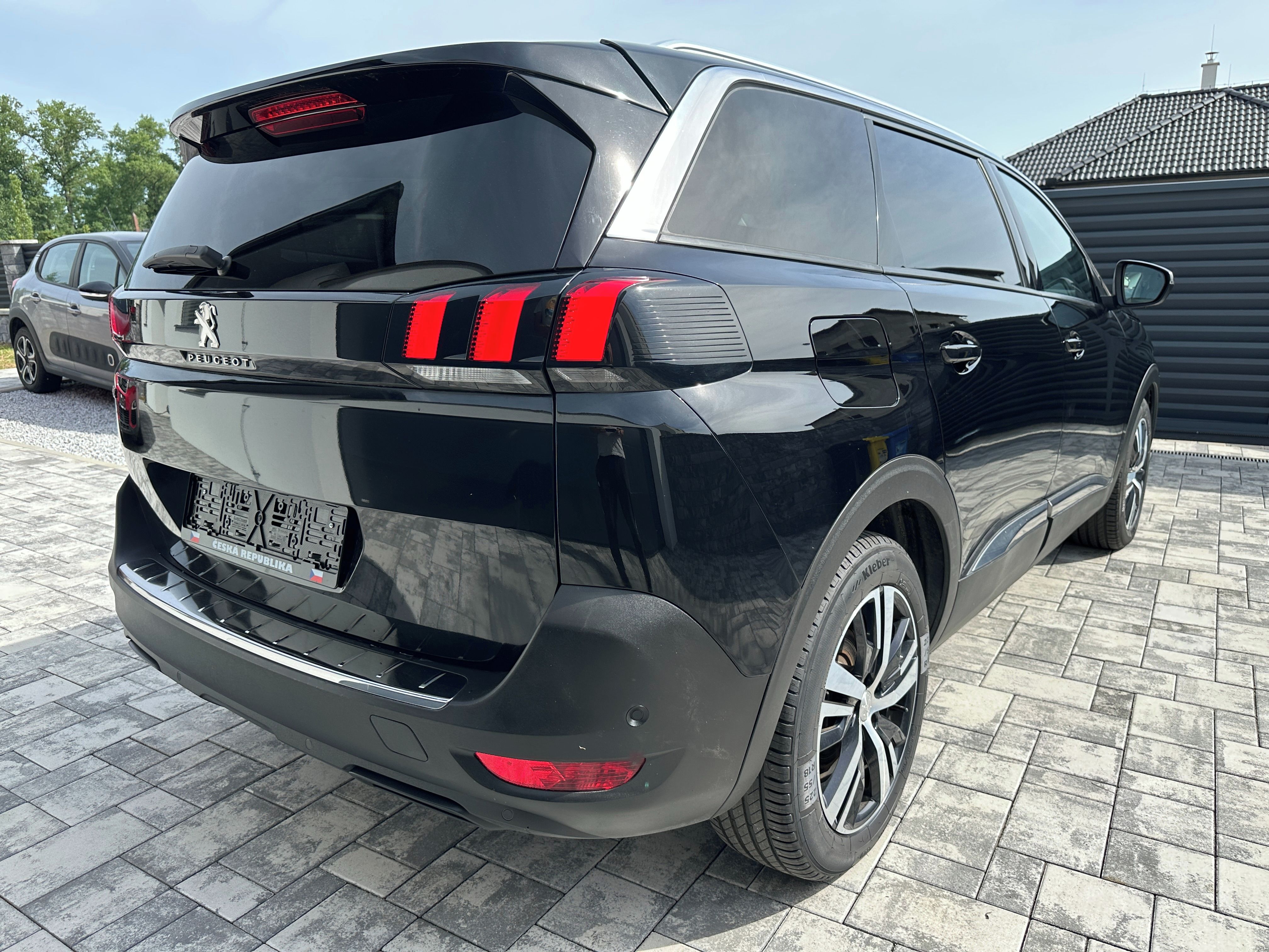 Peugeot 5008, 1,2 PureTech AUTOMAT, ALLURE - fotka 4