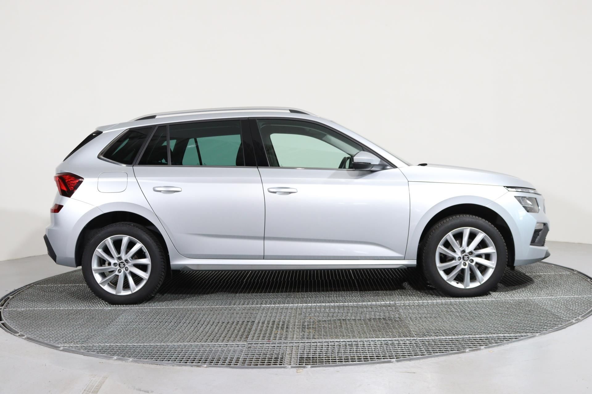 Škoda Kamiq, TOP SELECTION 1,0TSI/LED,SunSe - fotka 3