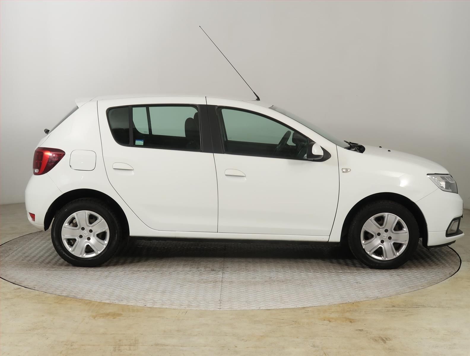 Dacia Sandero, 1.0 SCe, ČR,1.maj, Serv.kniha - fotka 6