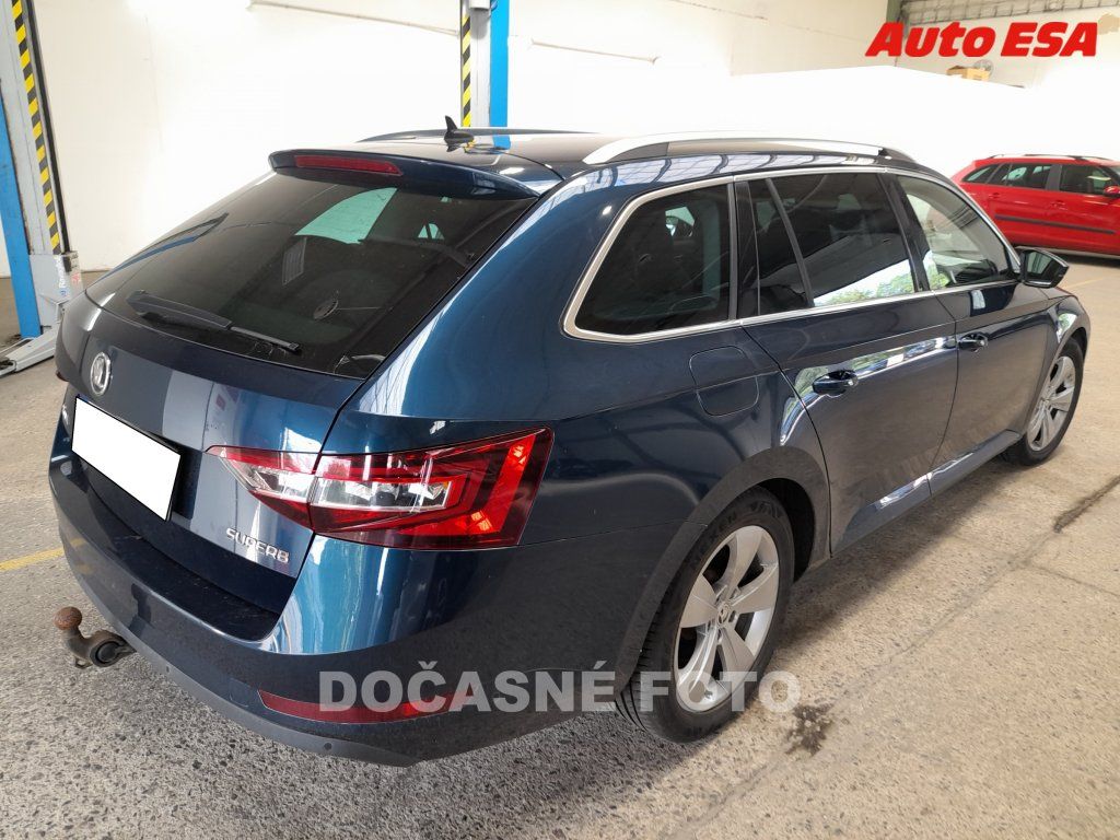 Škoda Superb, 1.6 TDi - fotka 2