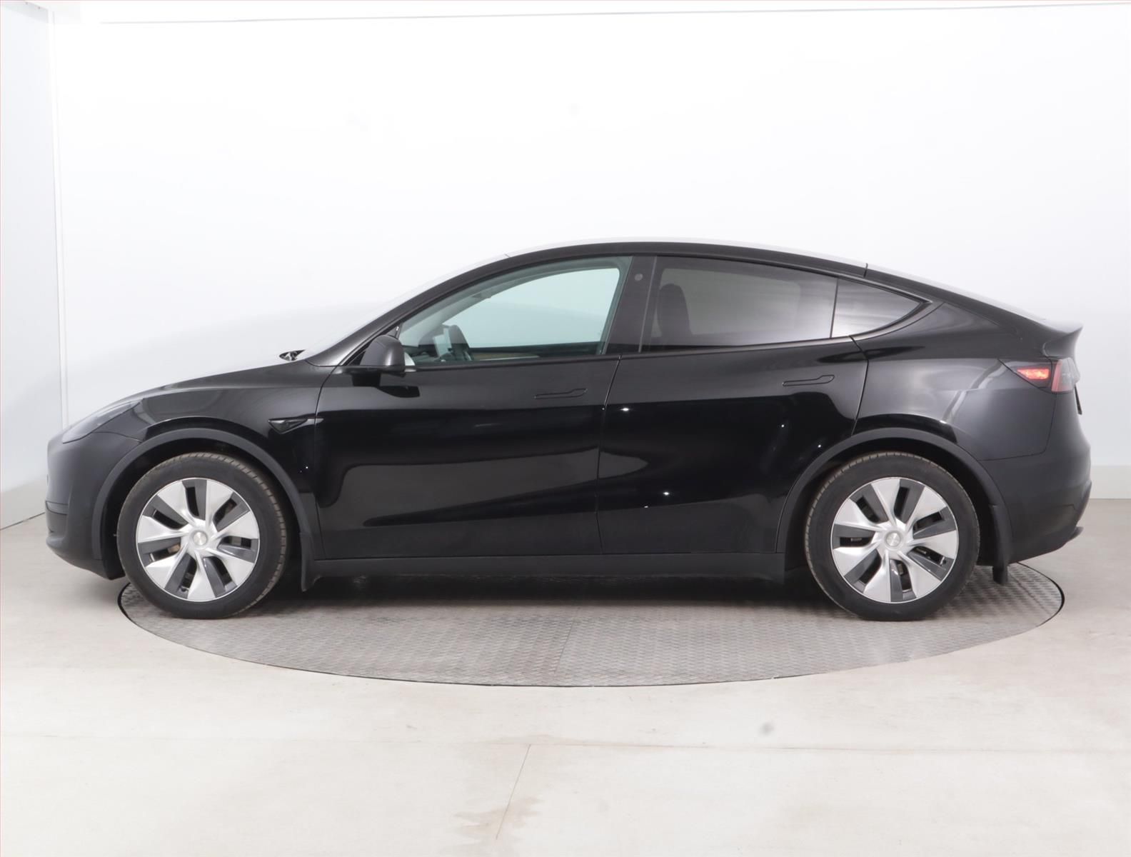 Tesla Model Y, RWD LFP 60kWh, SoH 95% - fotka 3