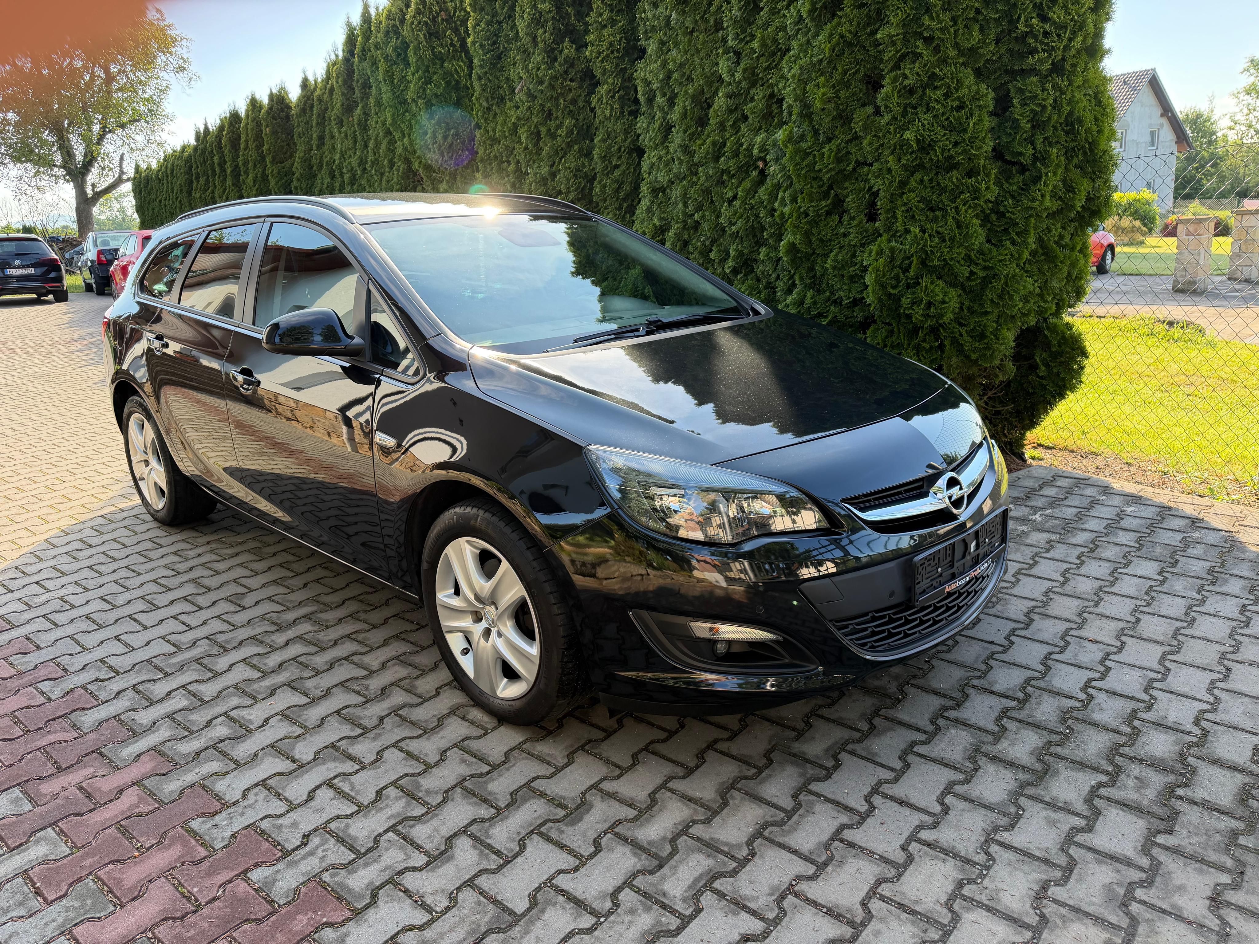 Opel Astra, 2,0TDCi / 121kw Sport tourer - fotka 3