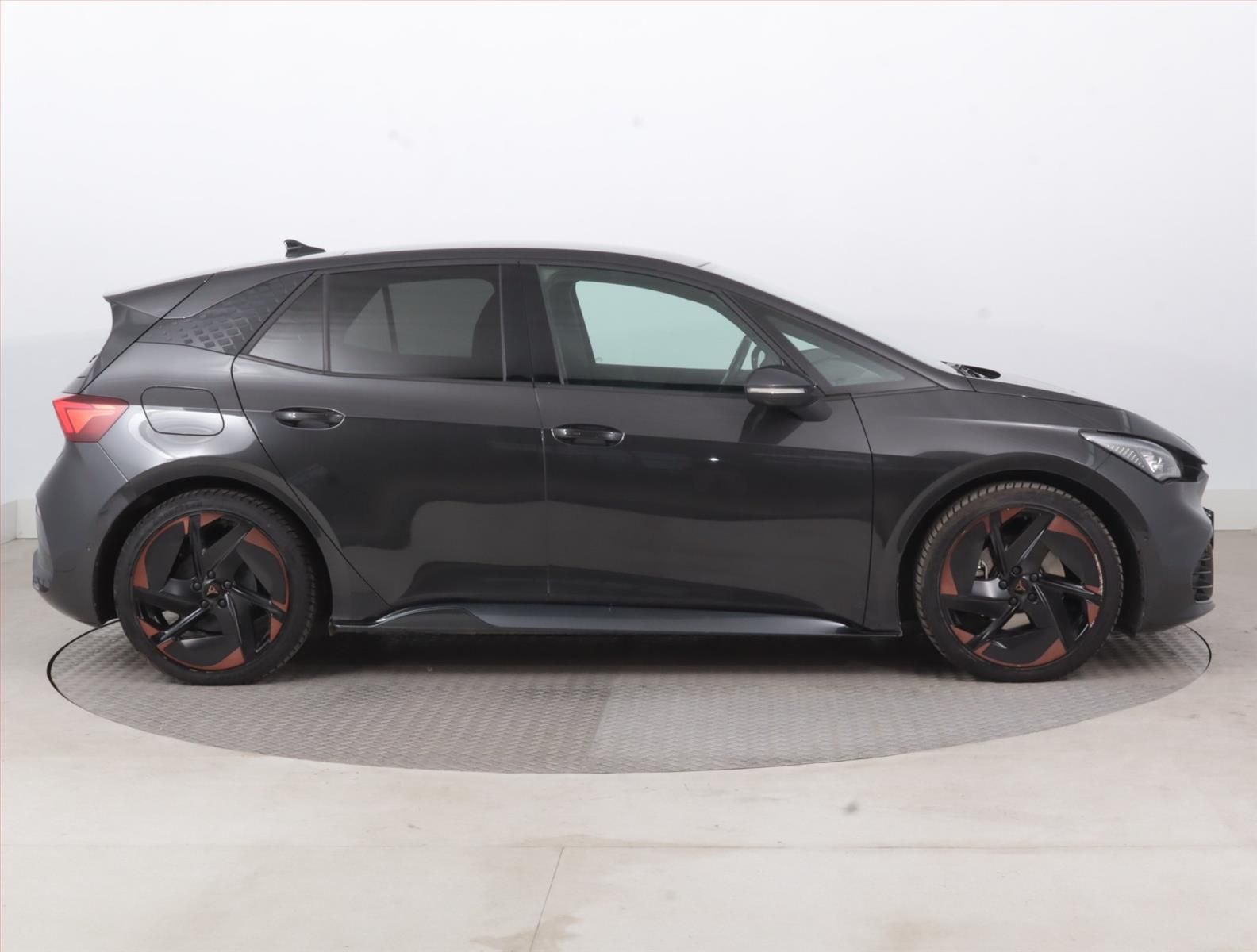 Cupra Born, 58, Automat, Kůže, Navi - fotka 6