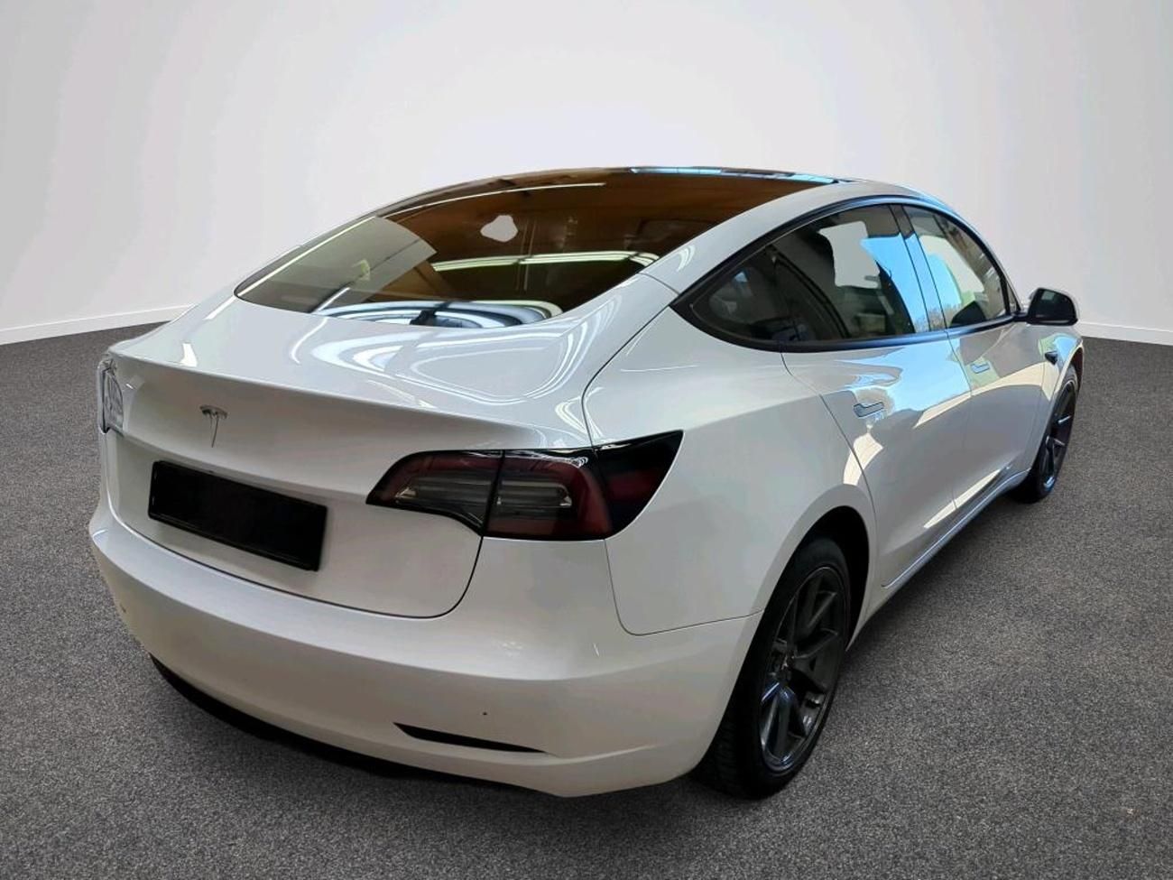 Tesla Model 3, STANDART RANGE 239kw SOH 94% - fotka 4