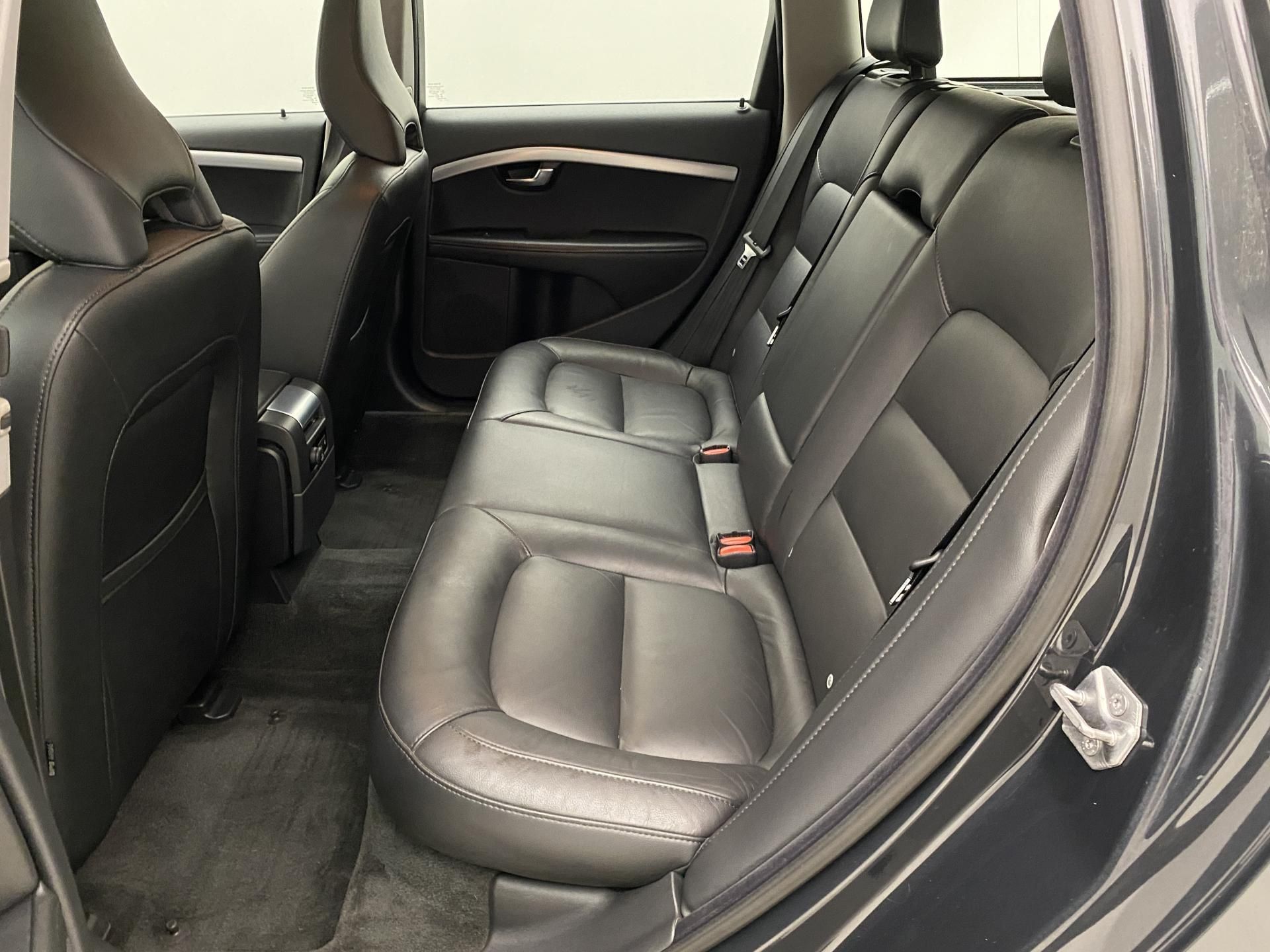 Volvo V70, D3 MOMENTUM AUT - fotka 5
