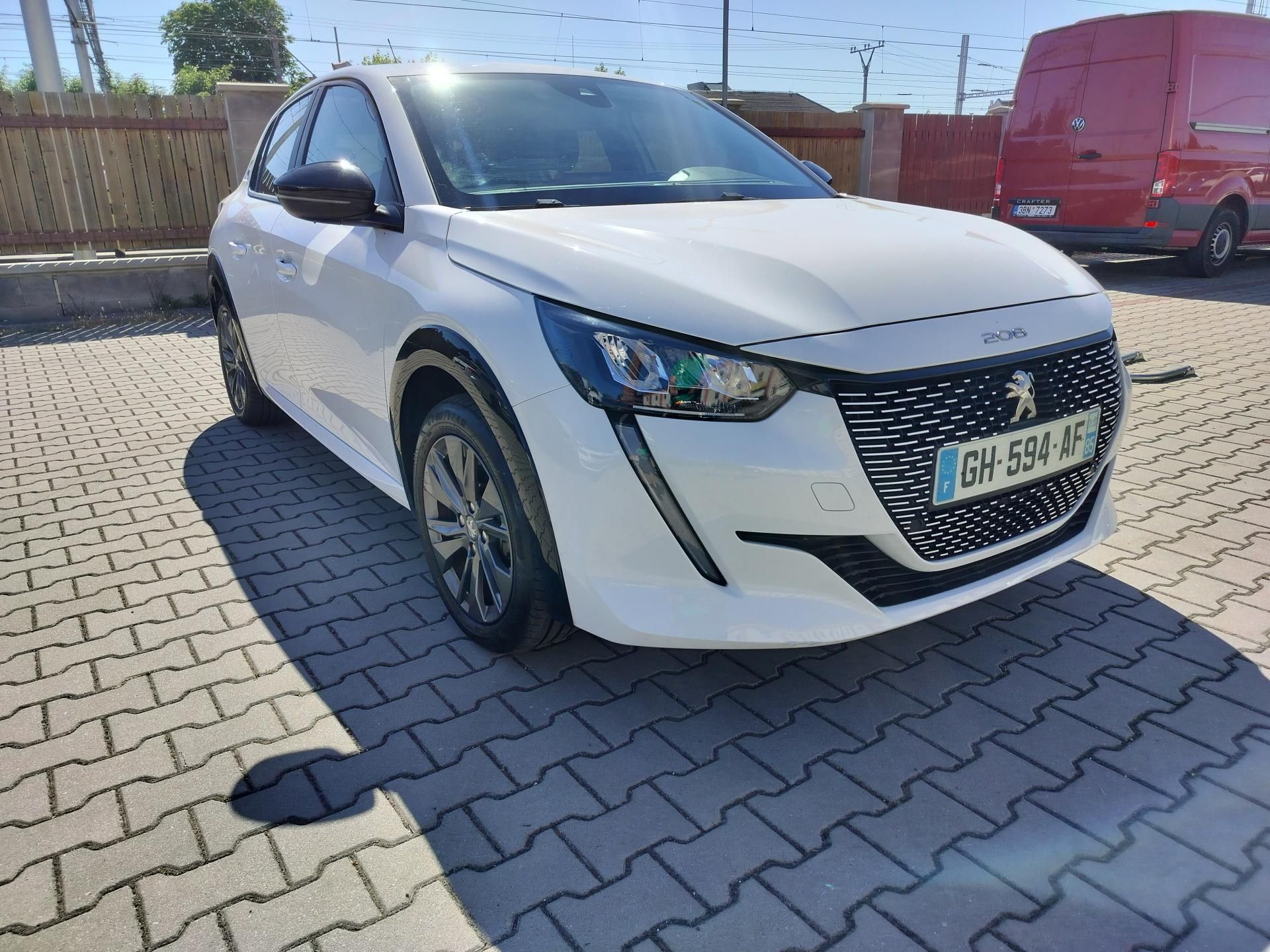 Peugeot 208, e, navigace