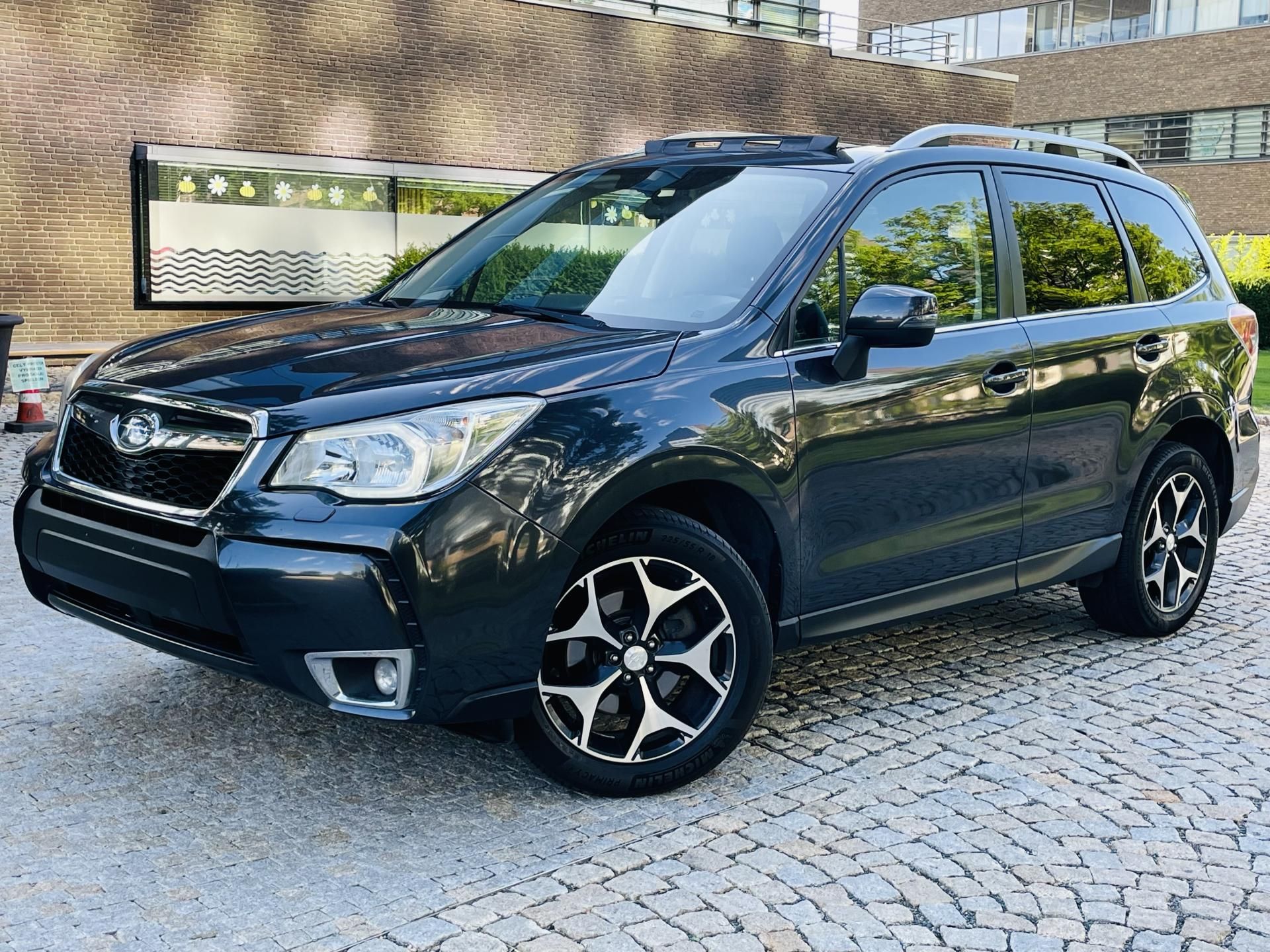 Subaru Forester, 2.0i 4x4 AUT 1MAJITEL SERVISKA - fotka 2