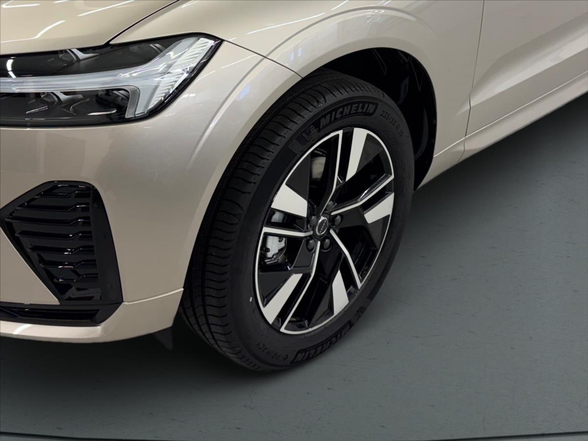 Volvo XC60, 2,0 B5 Plus Dark  3301 - fotka 6
