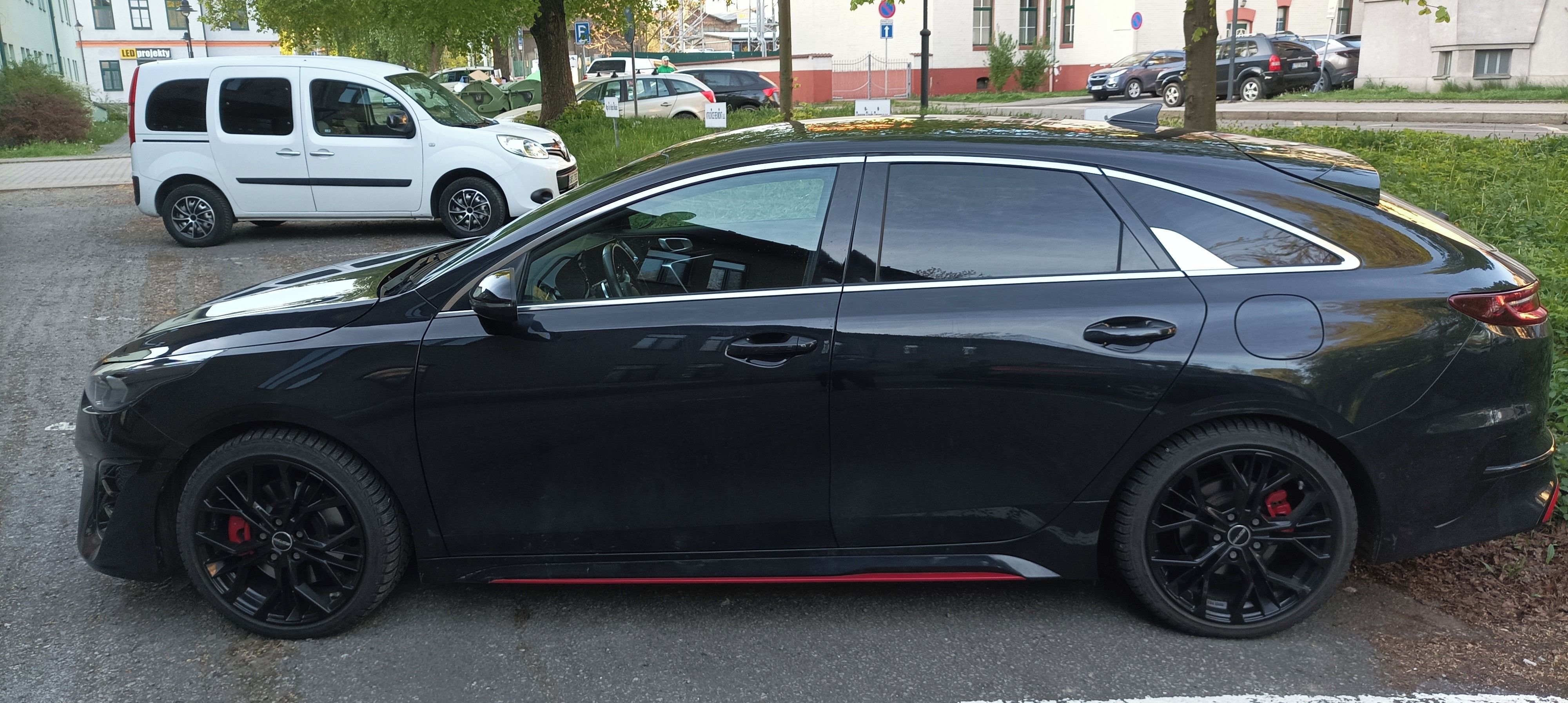 Kia ProCeed, Kia Pro Ceed GT - fotka 2
