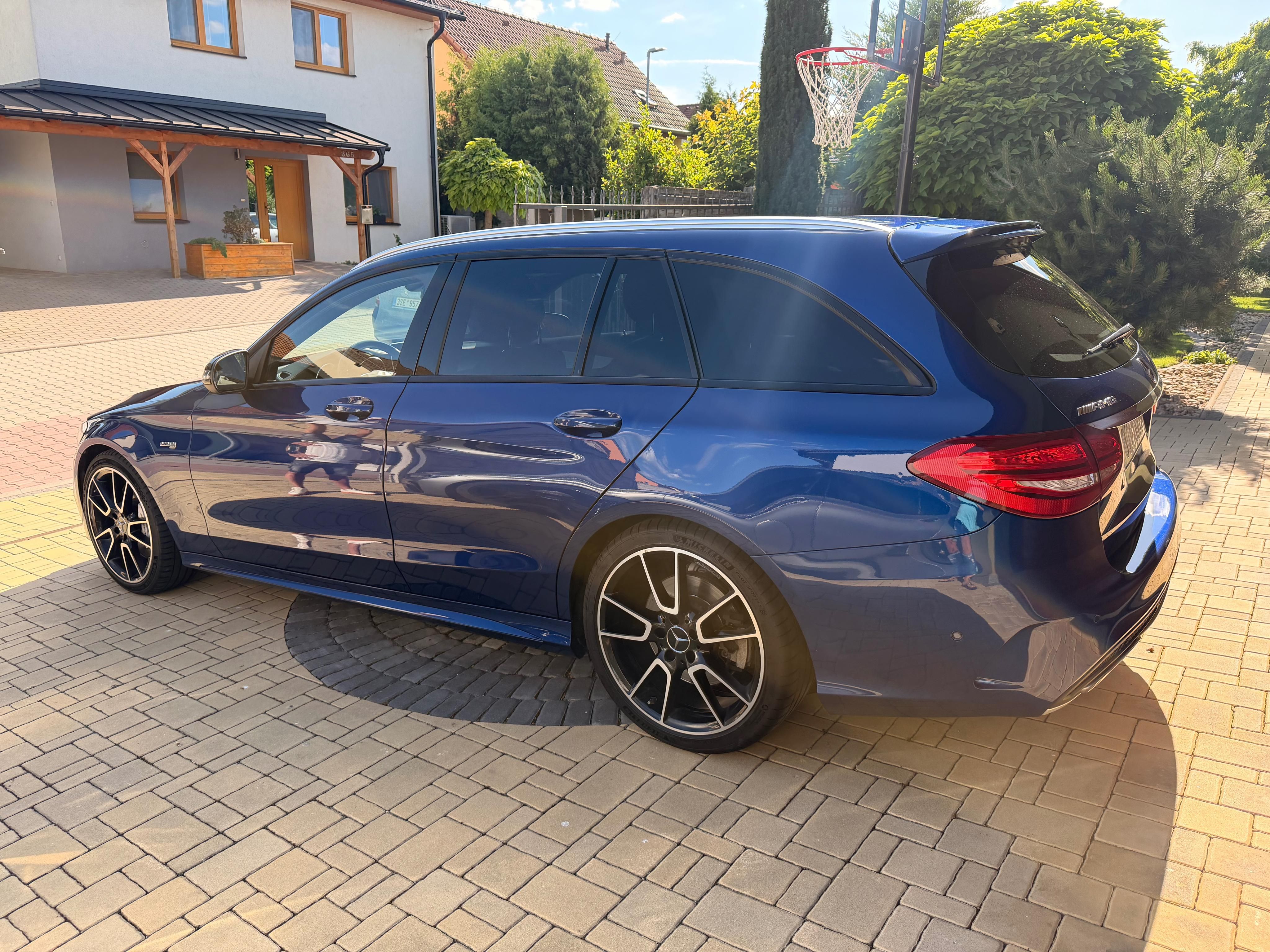 Mercedes-Benz Třídy C, 43 AMG - fotka 6