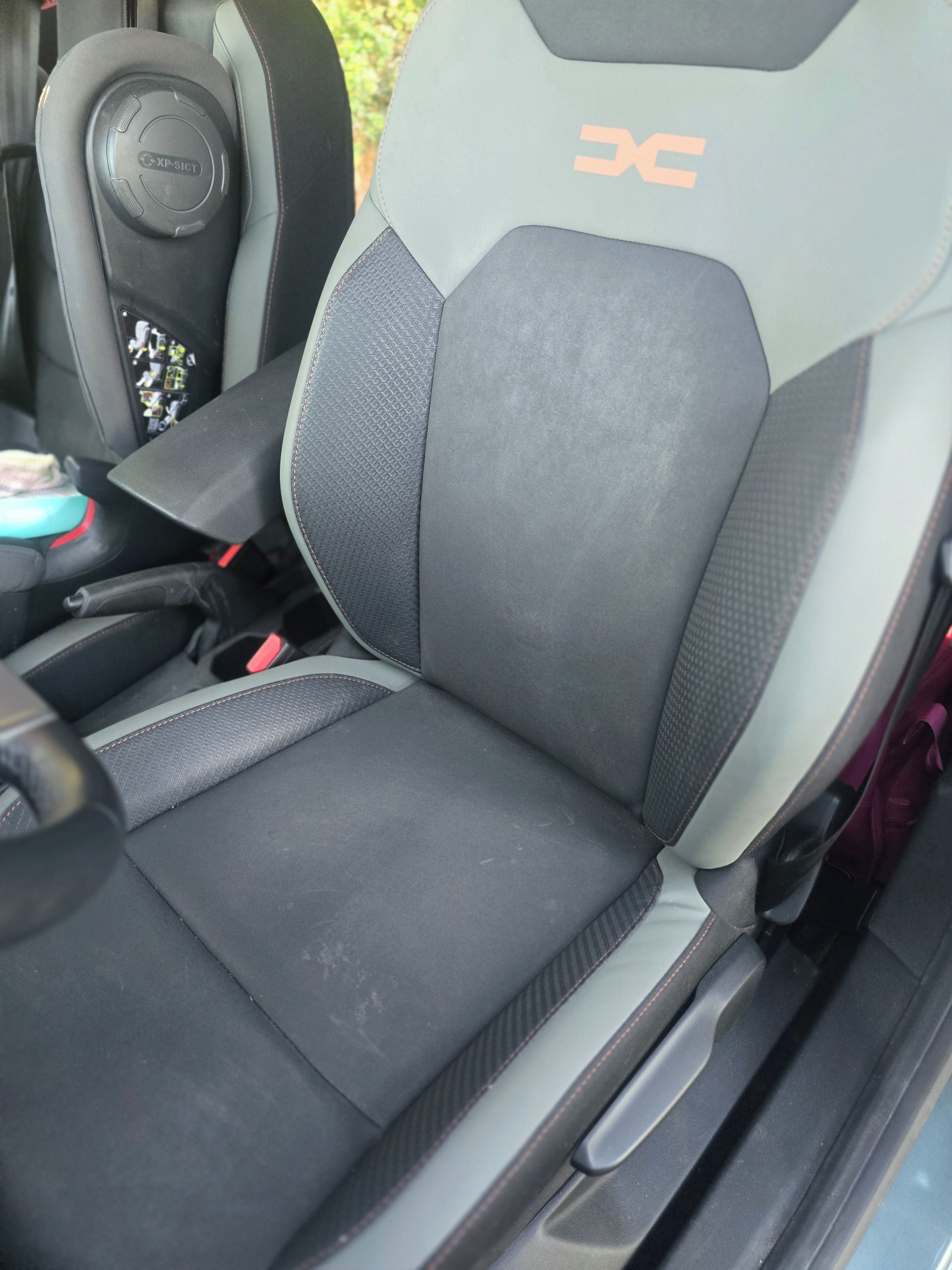 Dacia Duster, Prodám v záruce Dacia Duster - fotka 6