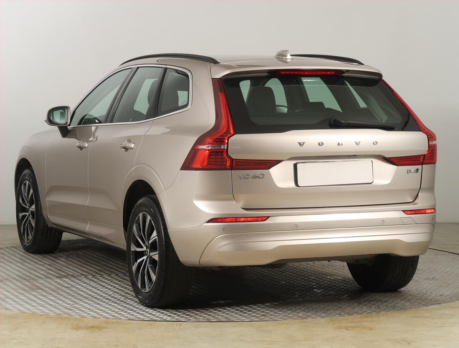 Volvo XC60, B4 AWD, 4X4, Automat, ČR - fotka 4