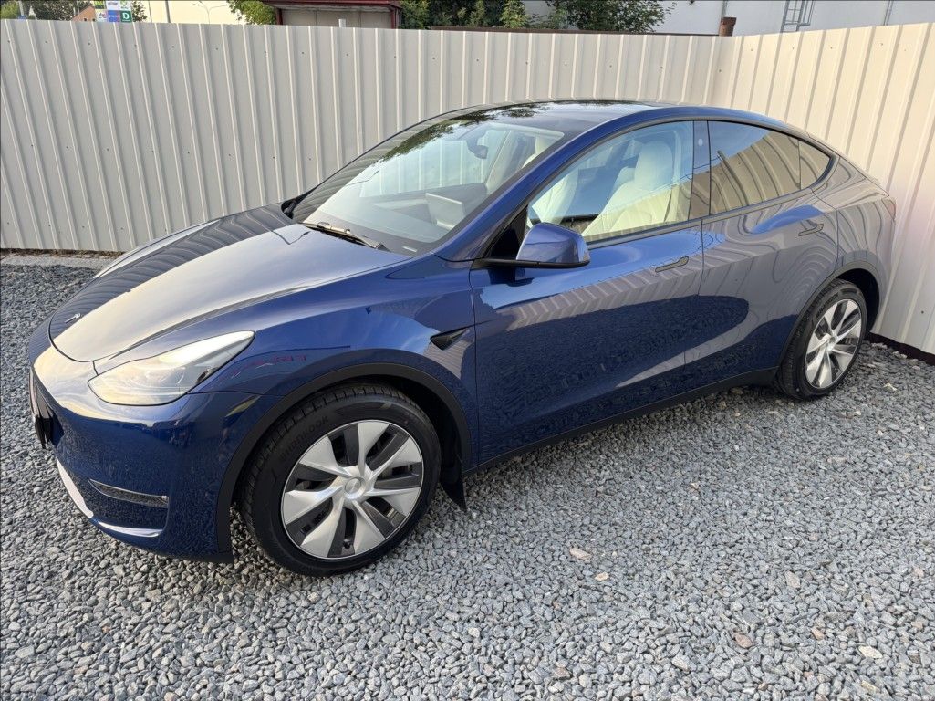 Tesla Model Y, Long Range 378kW DPH ČR - fotka 5