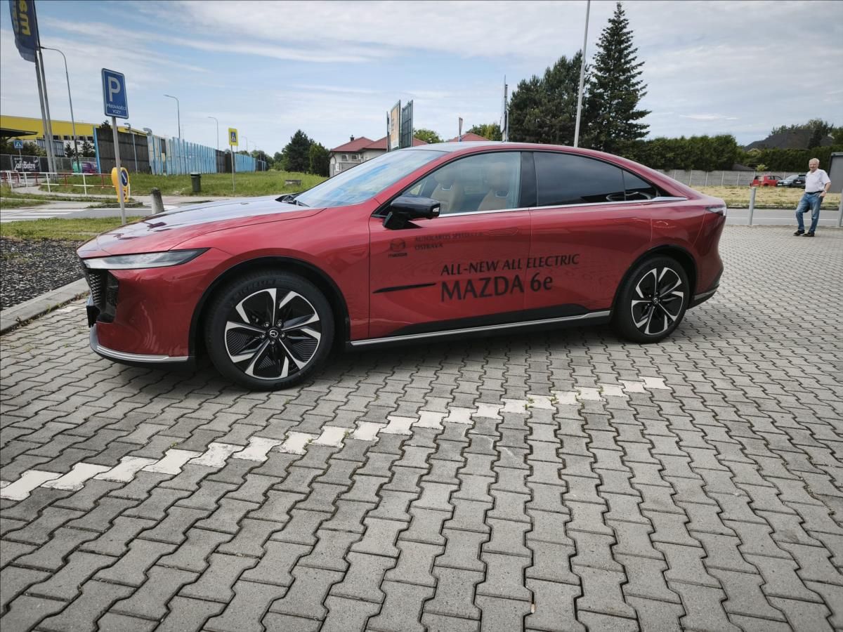 Mazda 6e, EV258 1AT RWD Takumi Plus - fotka 3