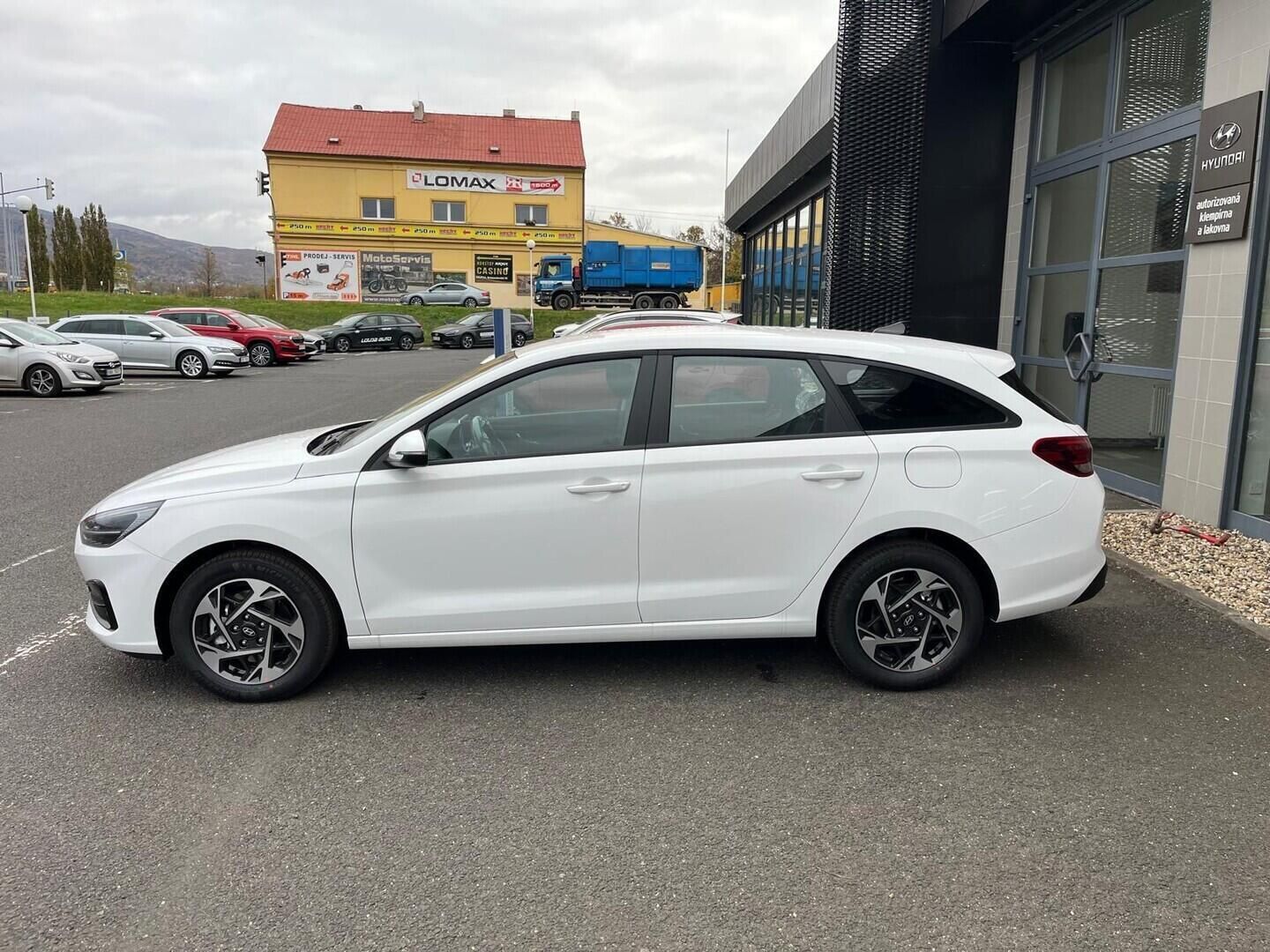 Hyundai i30, WG PD PE Comfort 1,0 T-GDI 74 - fotka 2