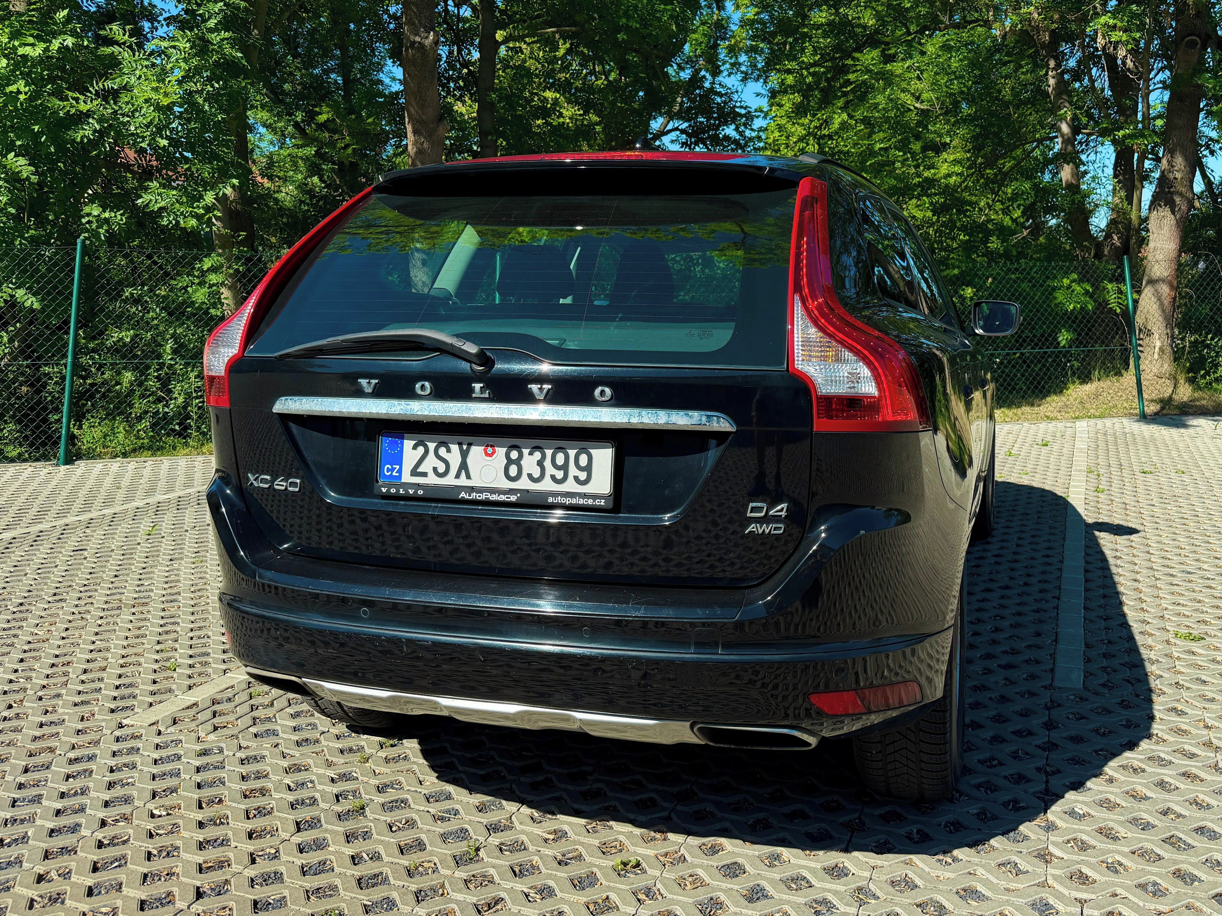 Volvo XC60, 2.4 D4 133 kW AWD (AUTOMAT) - fotka 3