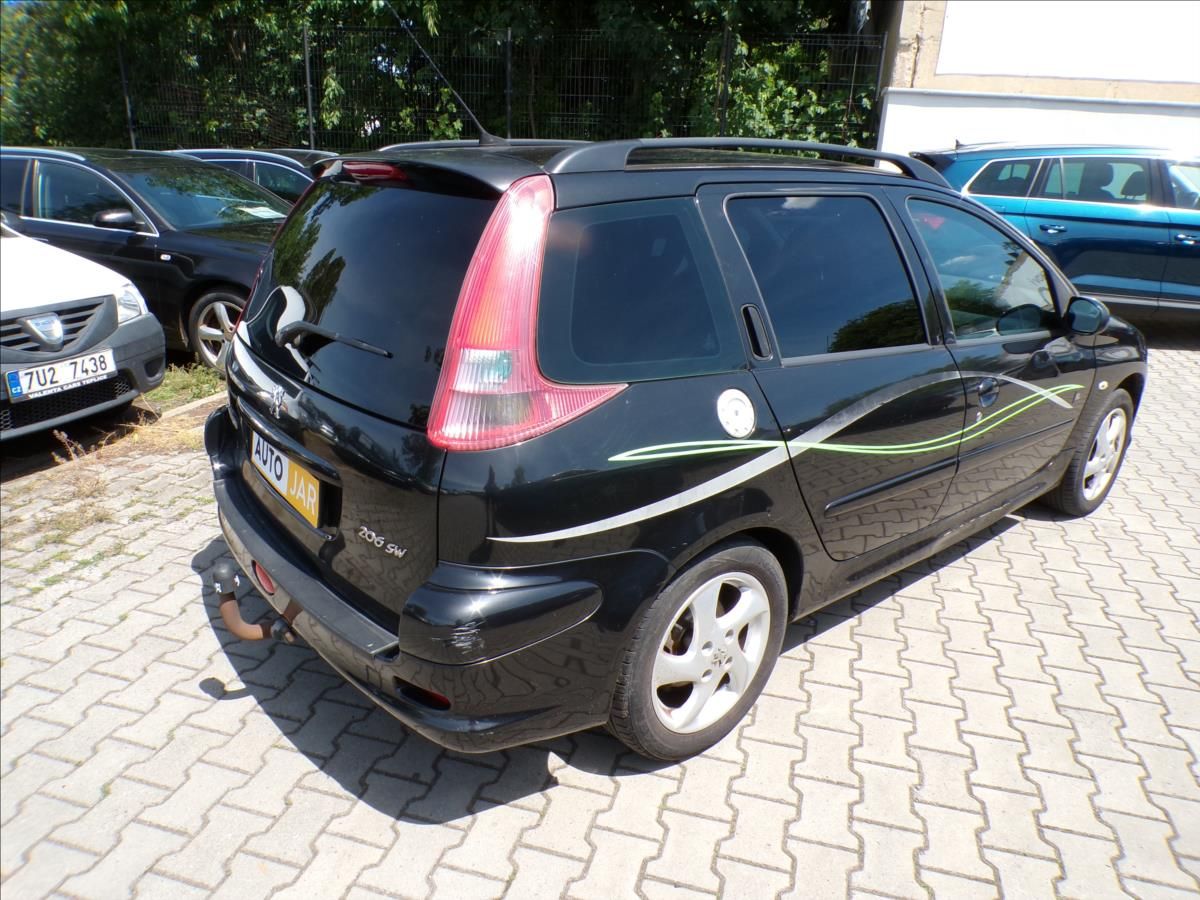 Peugeot 206, 1,6 16V  TAŽNÉ ZAŘÍZENÍ - fotka 5