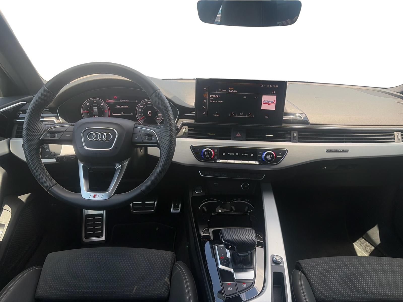 Audi A4 Avant, 2.0TDi 150kW S-Line  Quattro - fotka 5