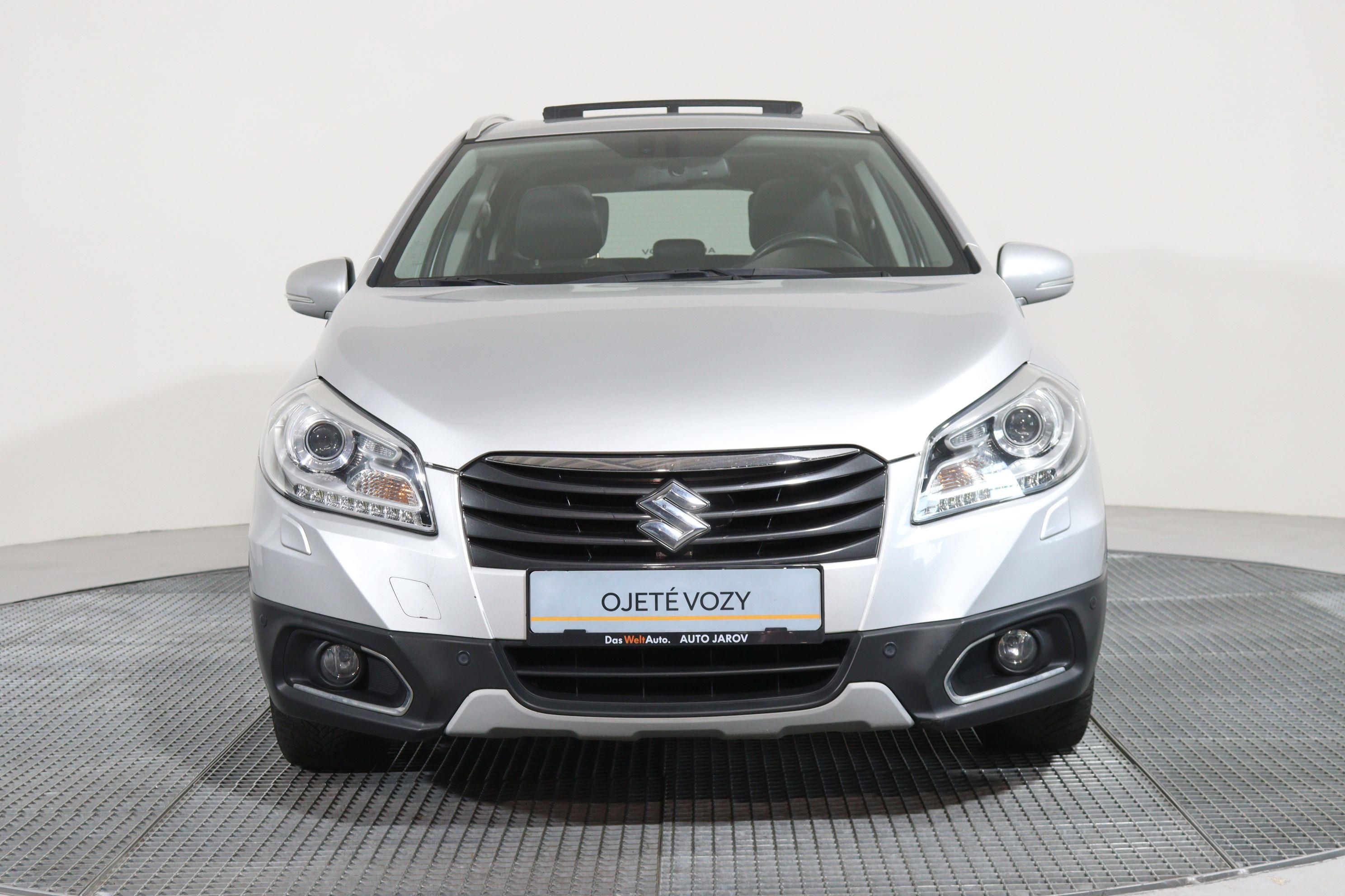 Suzuki SX4 S-Cross, 1,6i 88 kW 4x4/ STŘEŠNÍ OKNO, - fotka 4