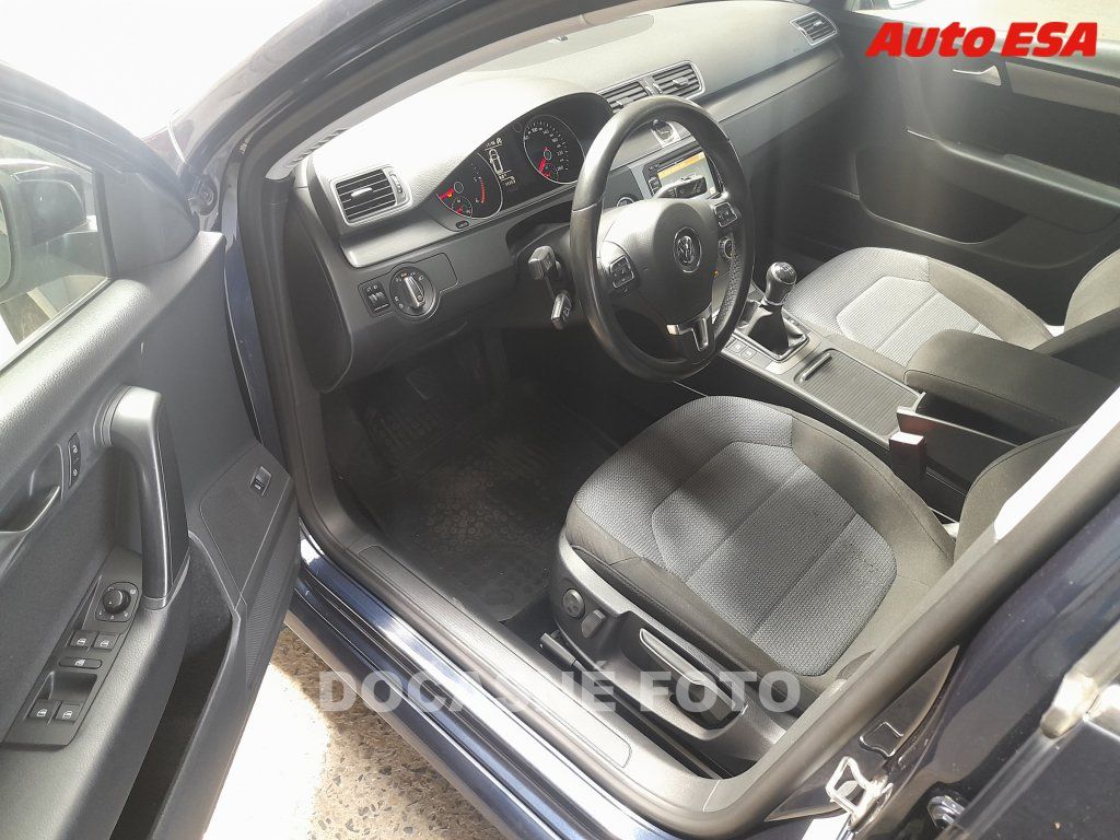 Volkswagen Passat, 1.6 - fotka 3