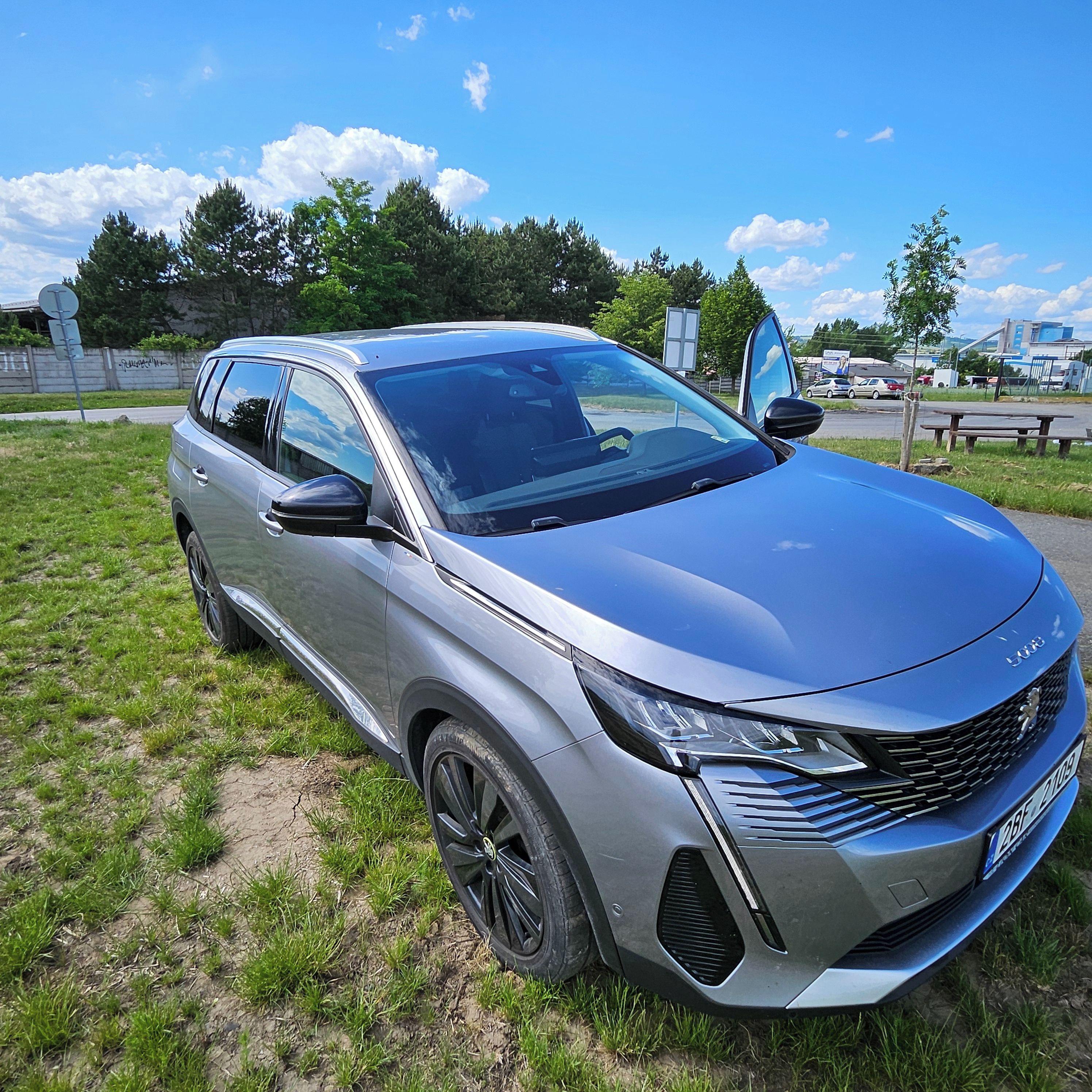 Peugeot 5008, 1.2i ALLURE 7 místné - fotka 5