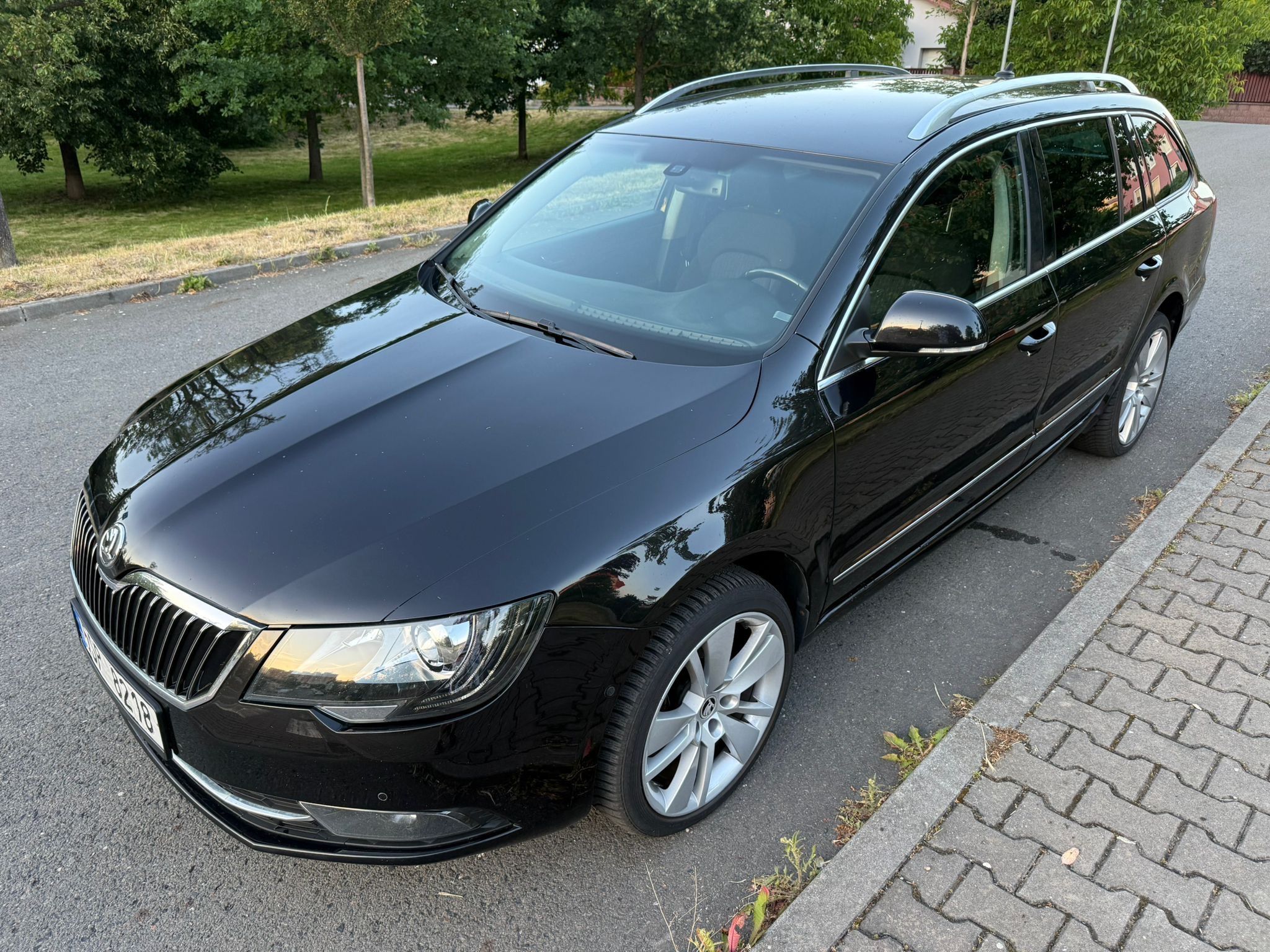 Škoda Superb, 2.0tdi 125kw dsg 4x4 výbava