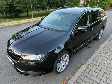 Škoda Superb, 2.0tdi 125kw dsg 4x4 výbava