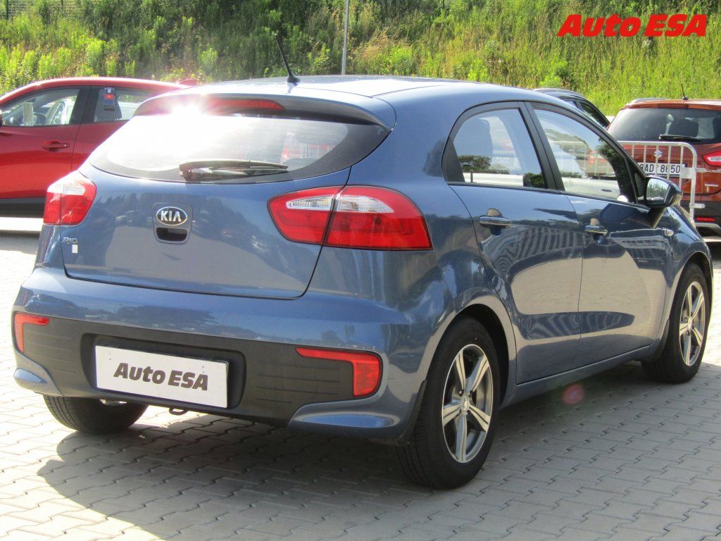 Kia Rio, 1.3i,AC,STK2/28 - fotka 4